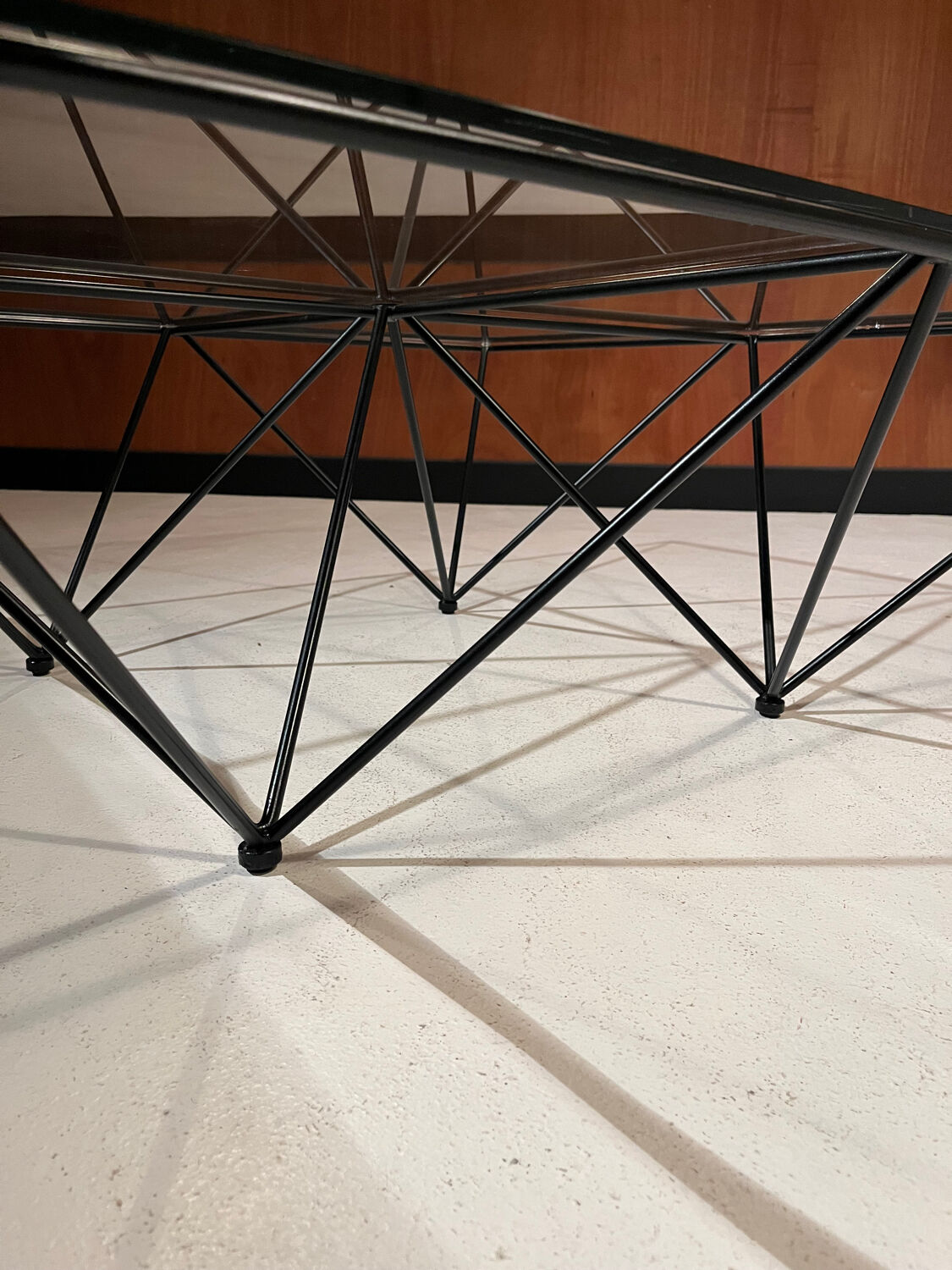 Alanda-style glass and steel coffee table from 1990.