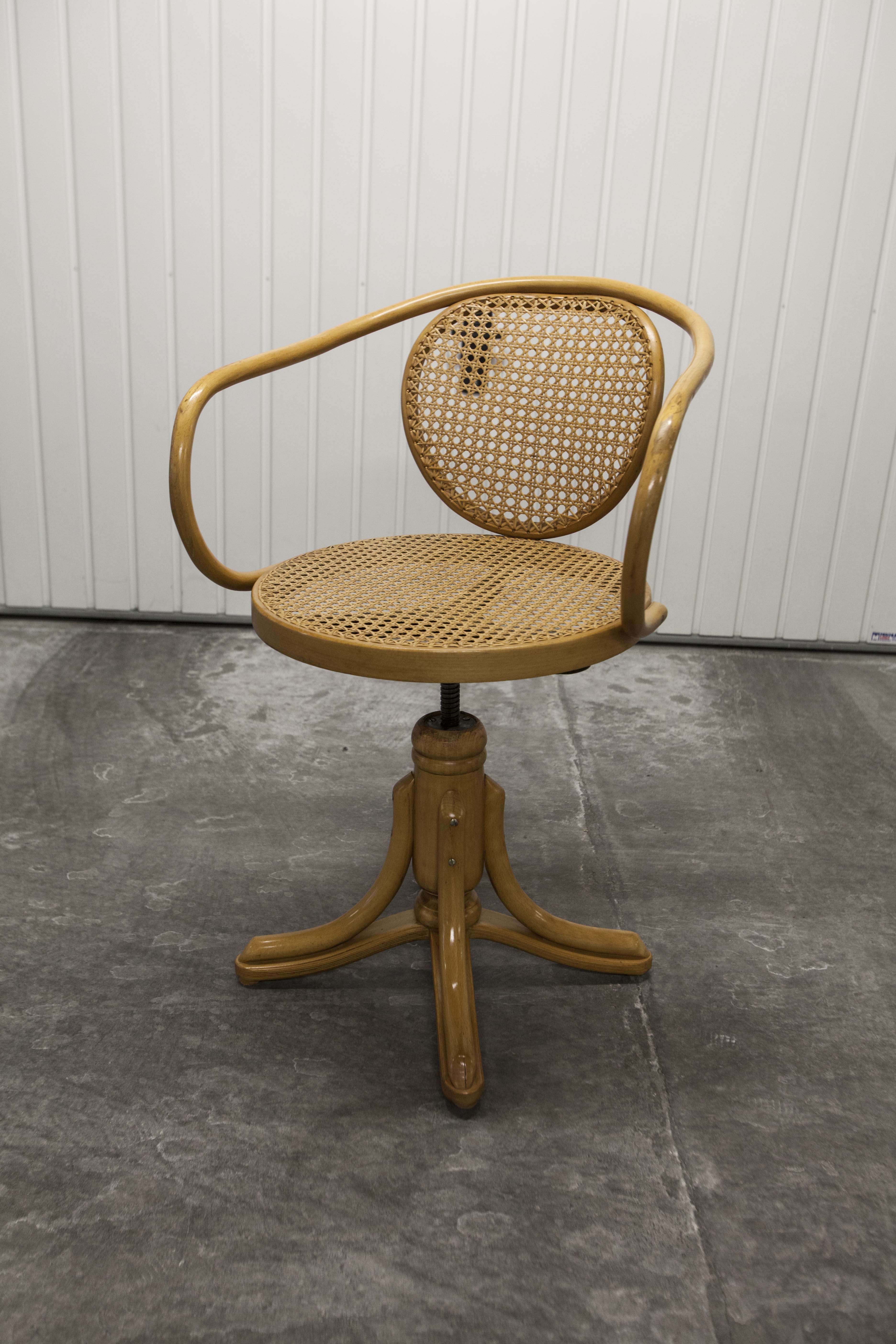 Thonet swivel armchair