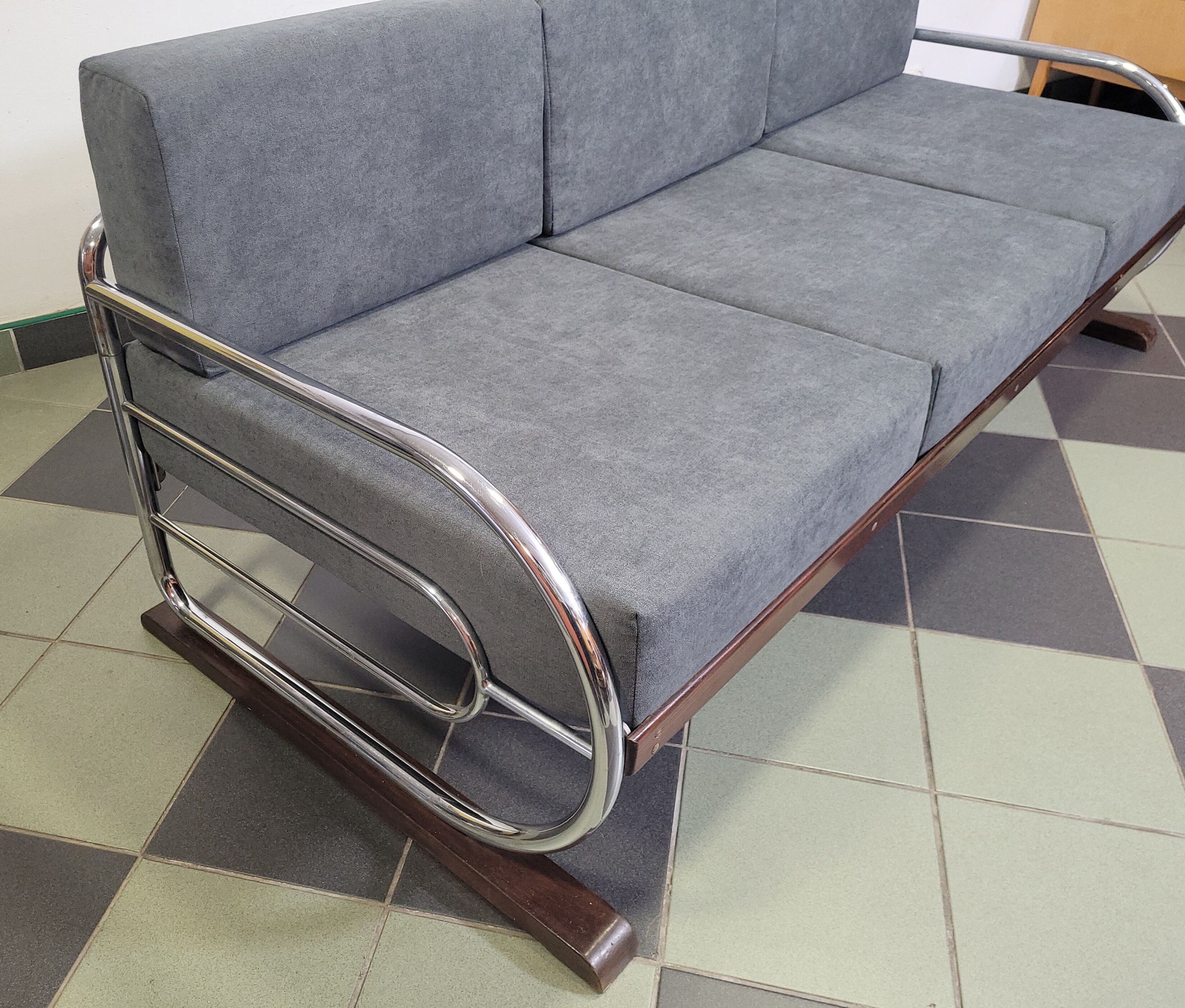 Bauhaus Chrome Sofa by Robert Slezak 1930'