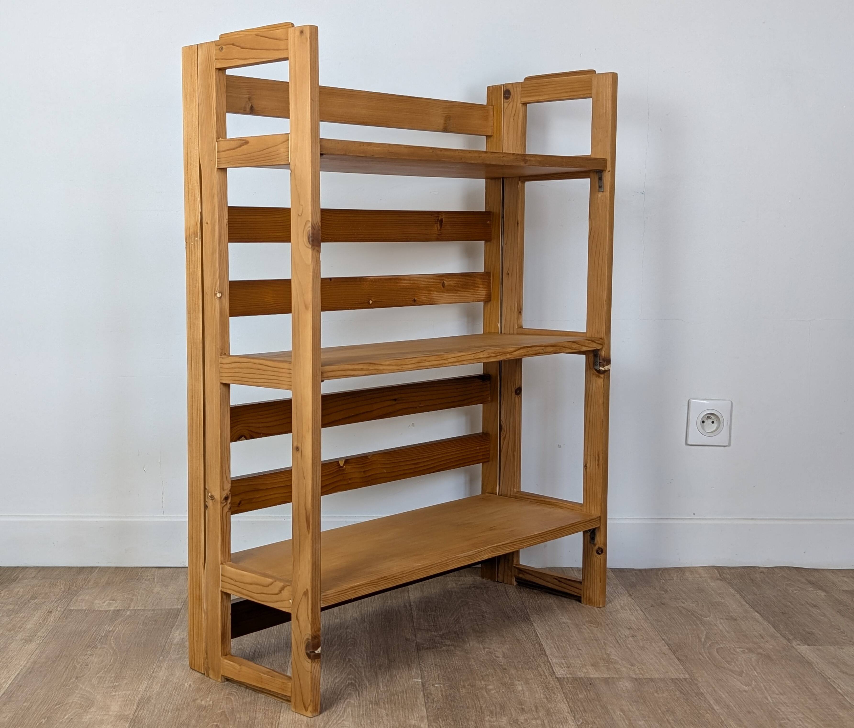 Folding bookcase shelf