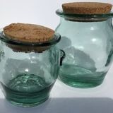 2 bocaux verre moulé vert bouchons liège