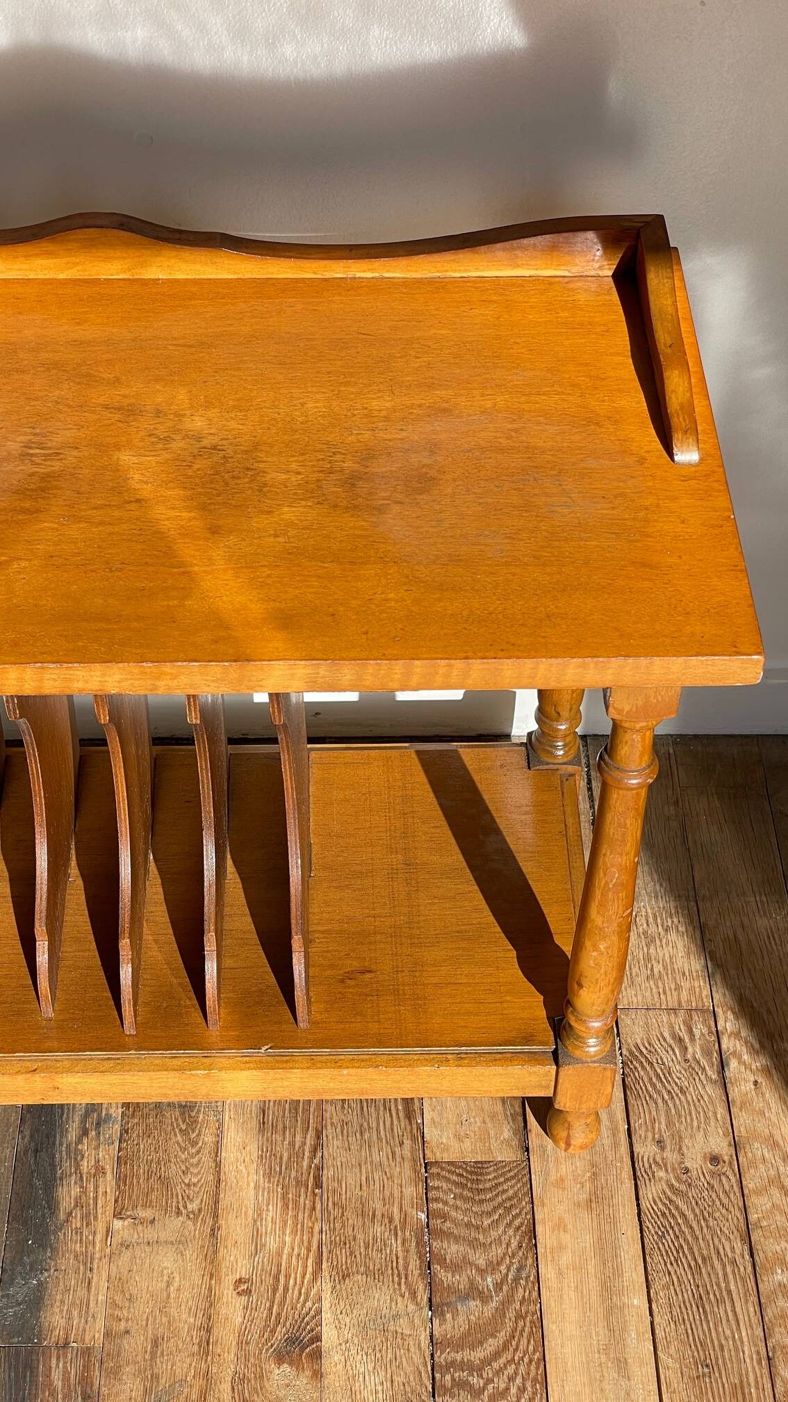 Geometric vintage record player furniture