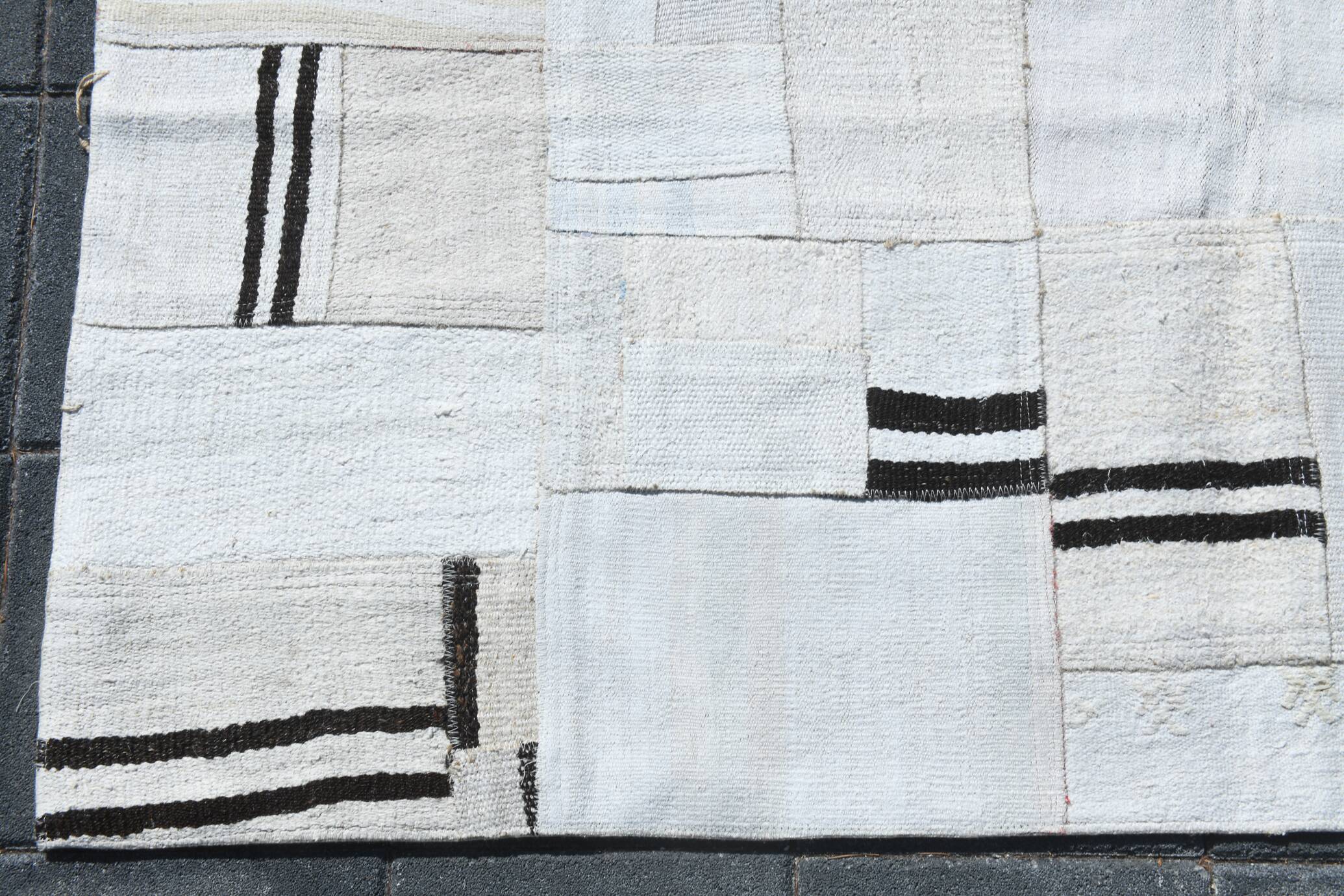 Off-White Neutral Vintage Kilim Rug For Living Room, 190x270 Cm