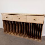 Storage unit with drawers