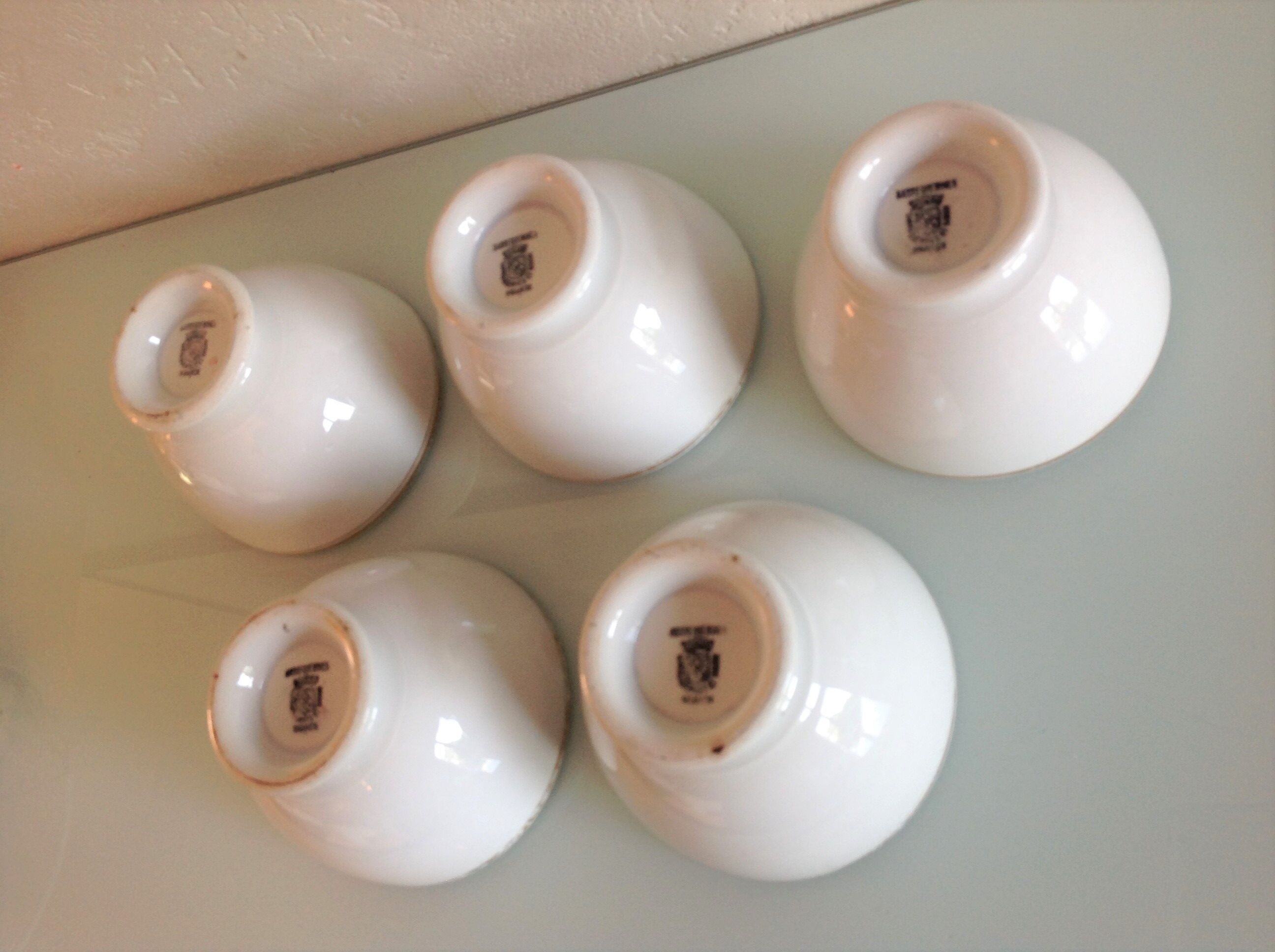 Suite de cinq anciens bols blancs à liseré or de Sarreguemines Digoin / vintage années 50-60