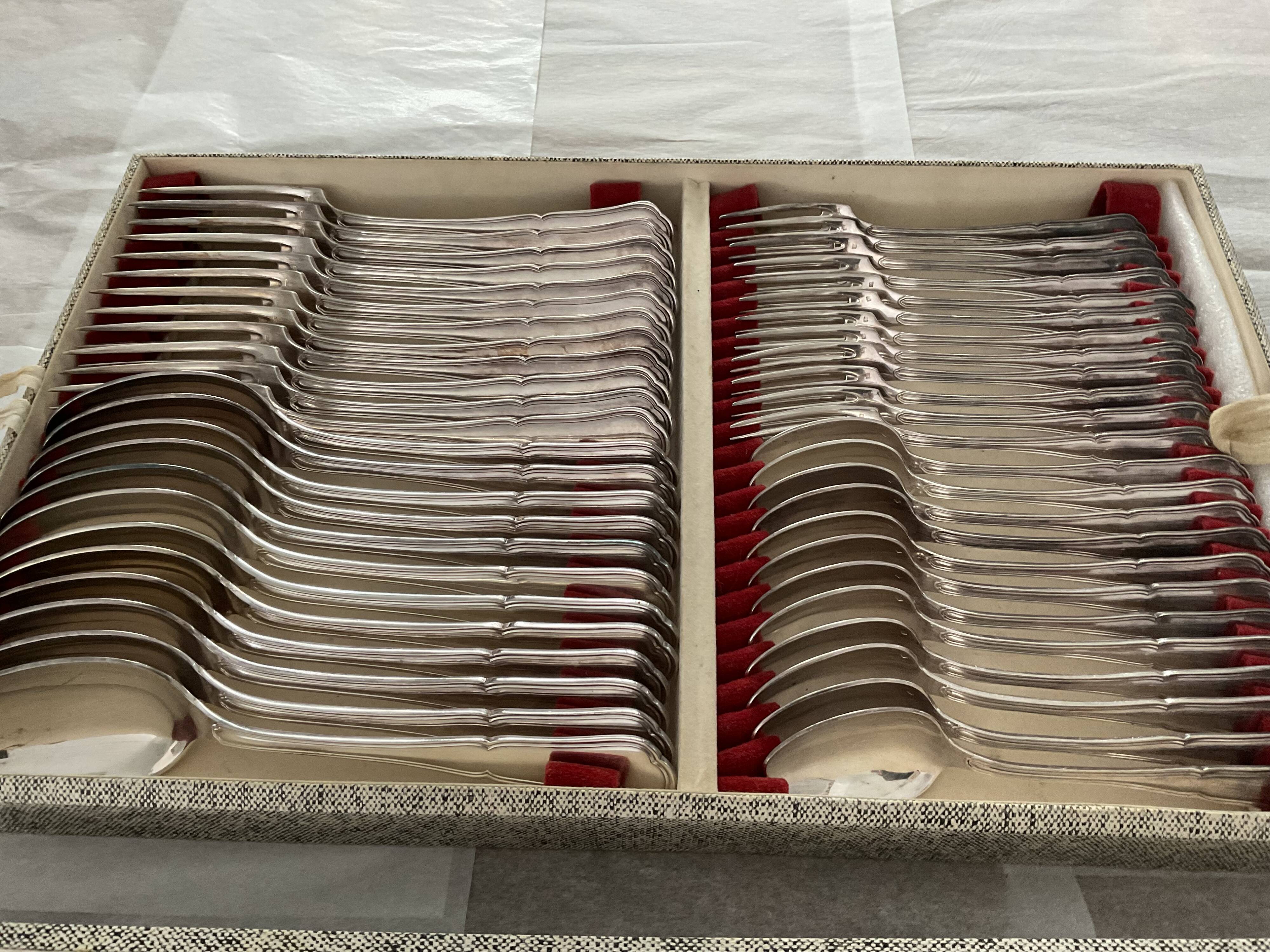 Set 72 couverts .métal argenté . vintage