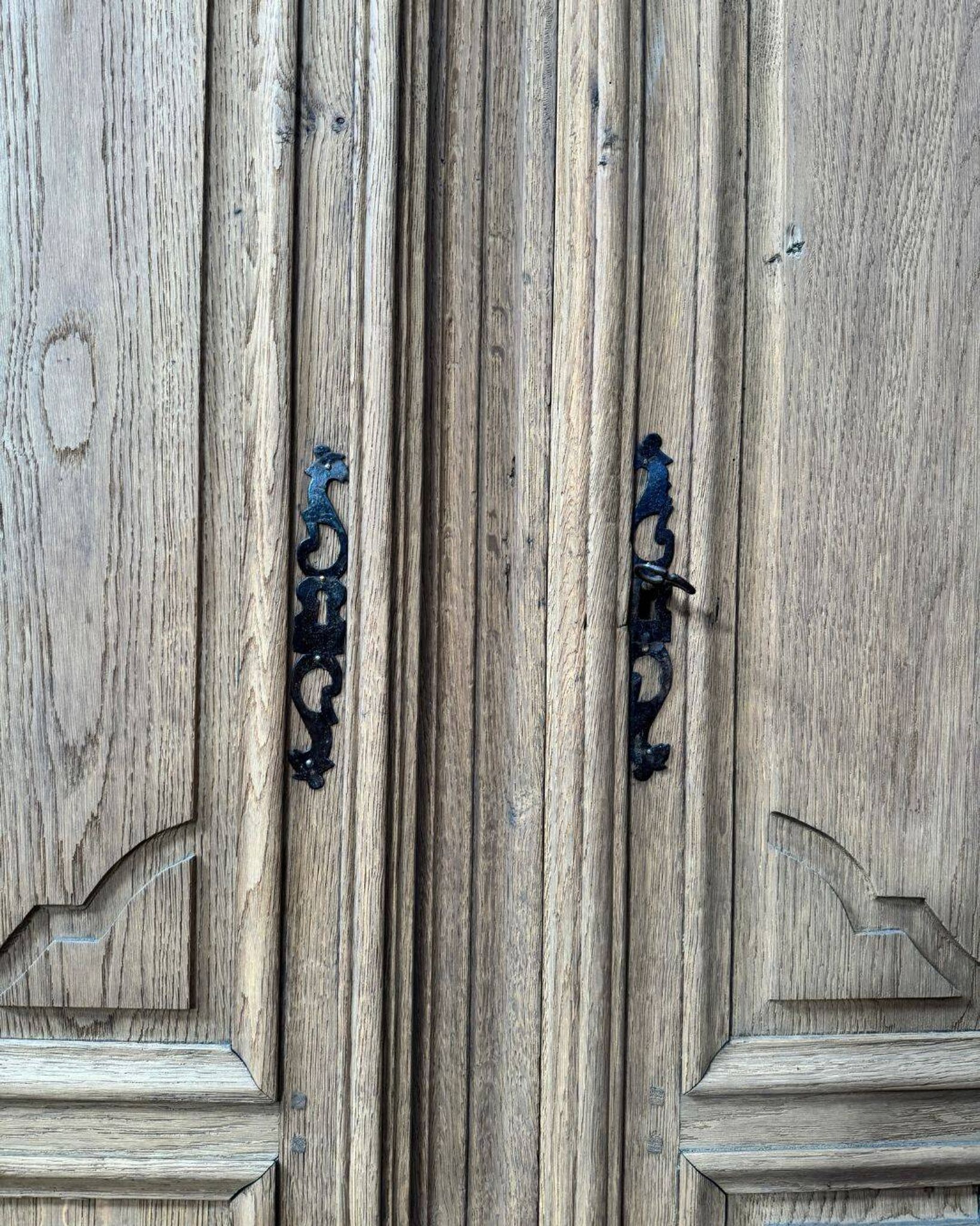 Armoire en chêne aérogommée