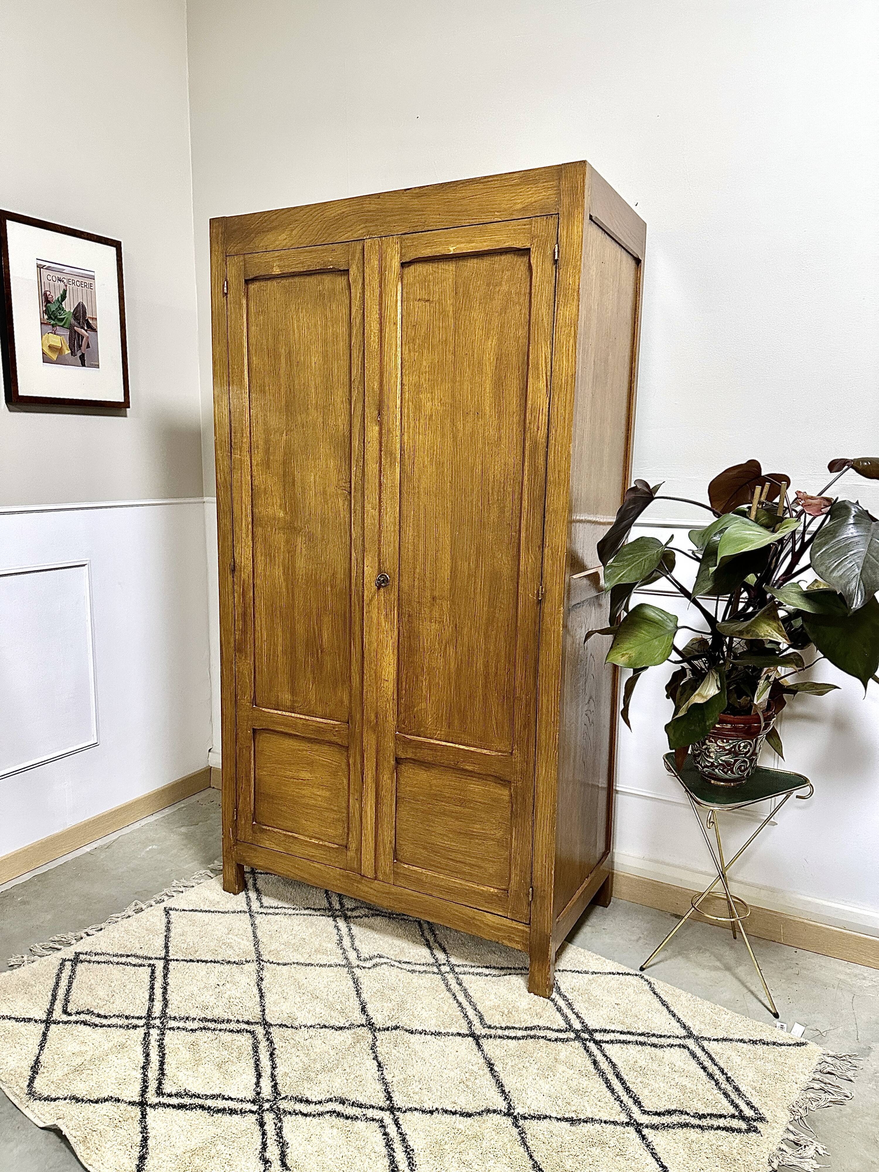 Parisian wardrobe, wardrobe