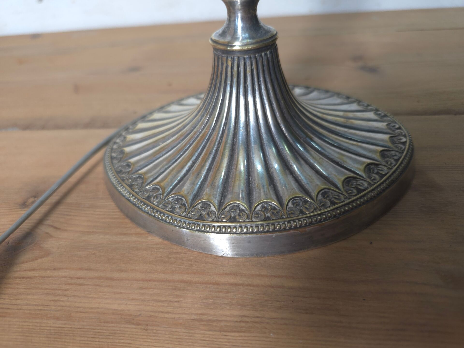 Paire de lampes style art deco en métal argenté