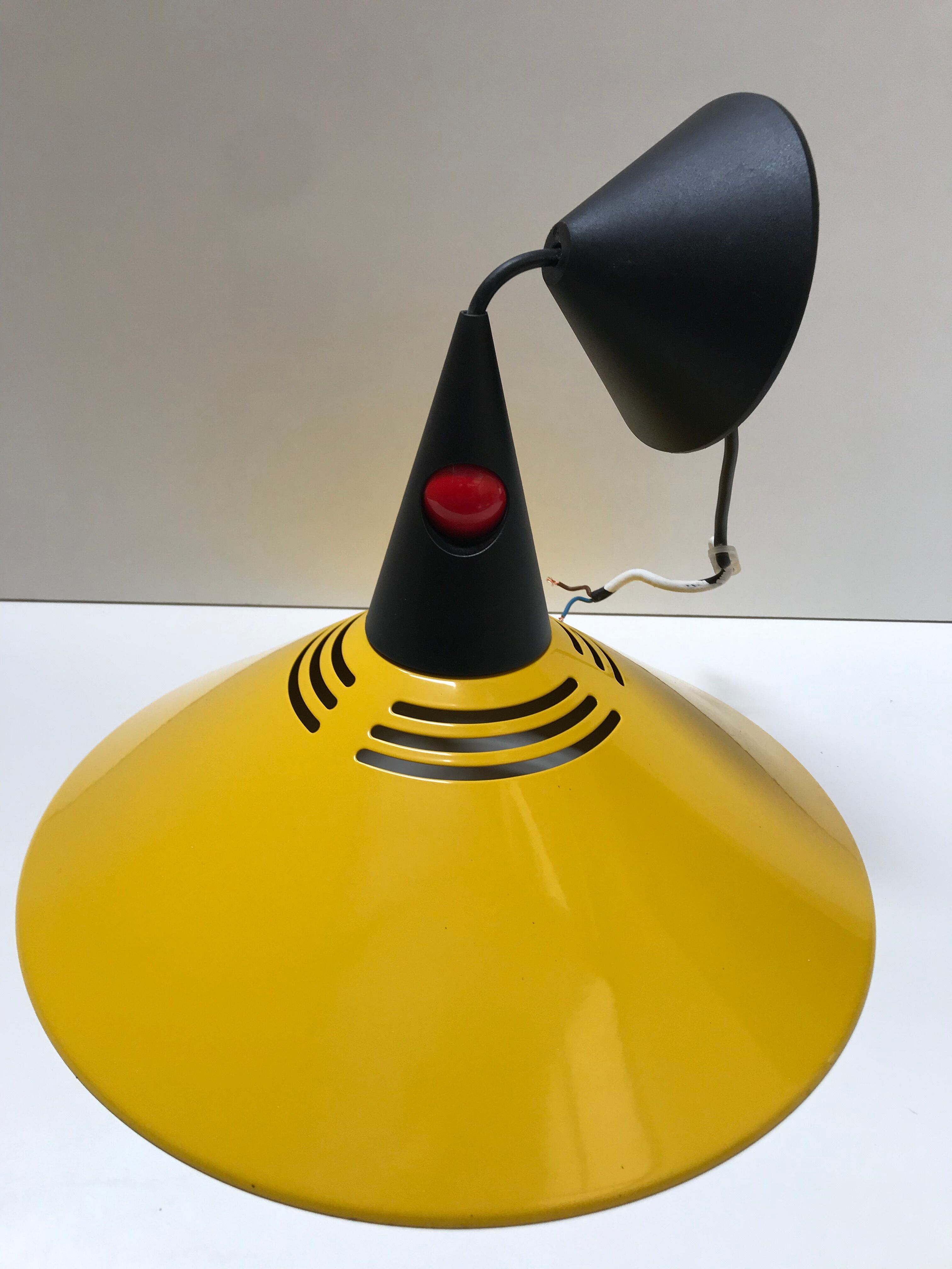 Yellow metal suspension