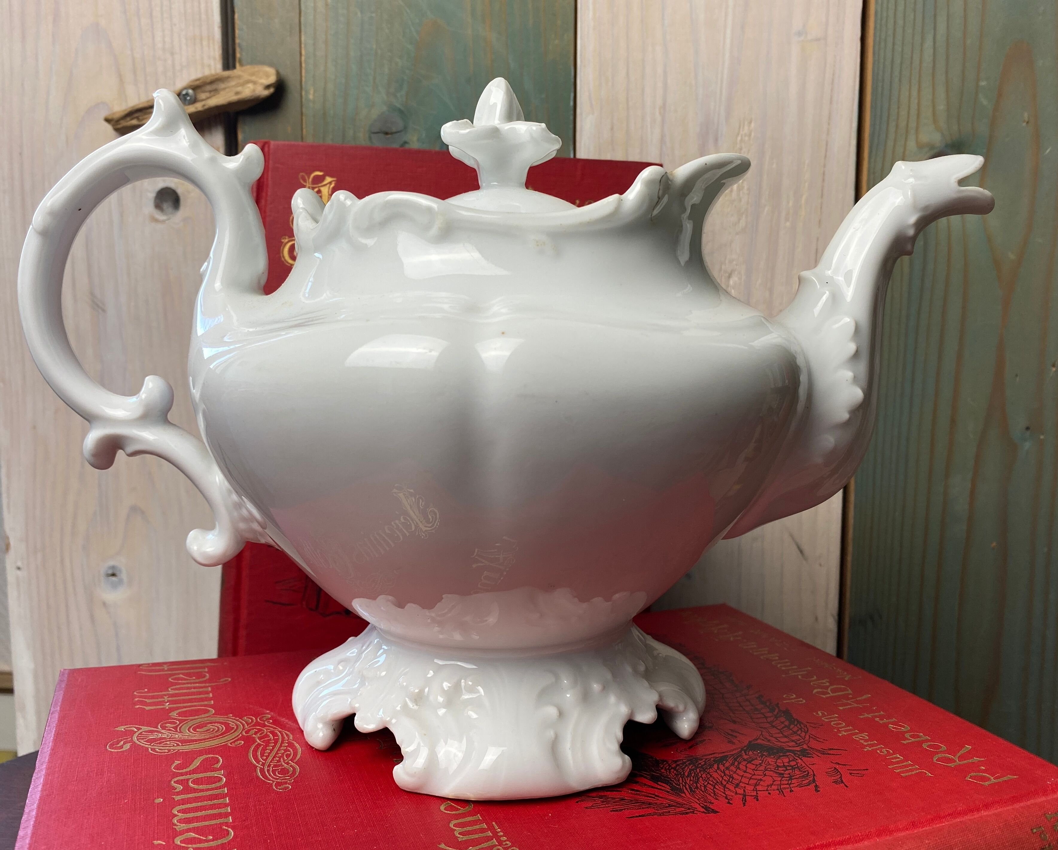 Large white porcelain teapot XIX