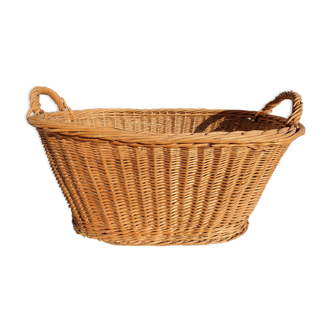 Wicker laundry basket
