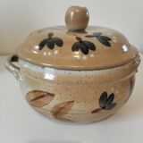 Vintage stoneware soup tureen from the Marais – rustic charm, cottagecore spirit.
