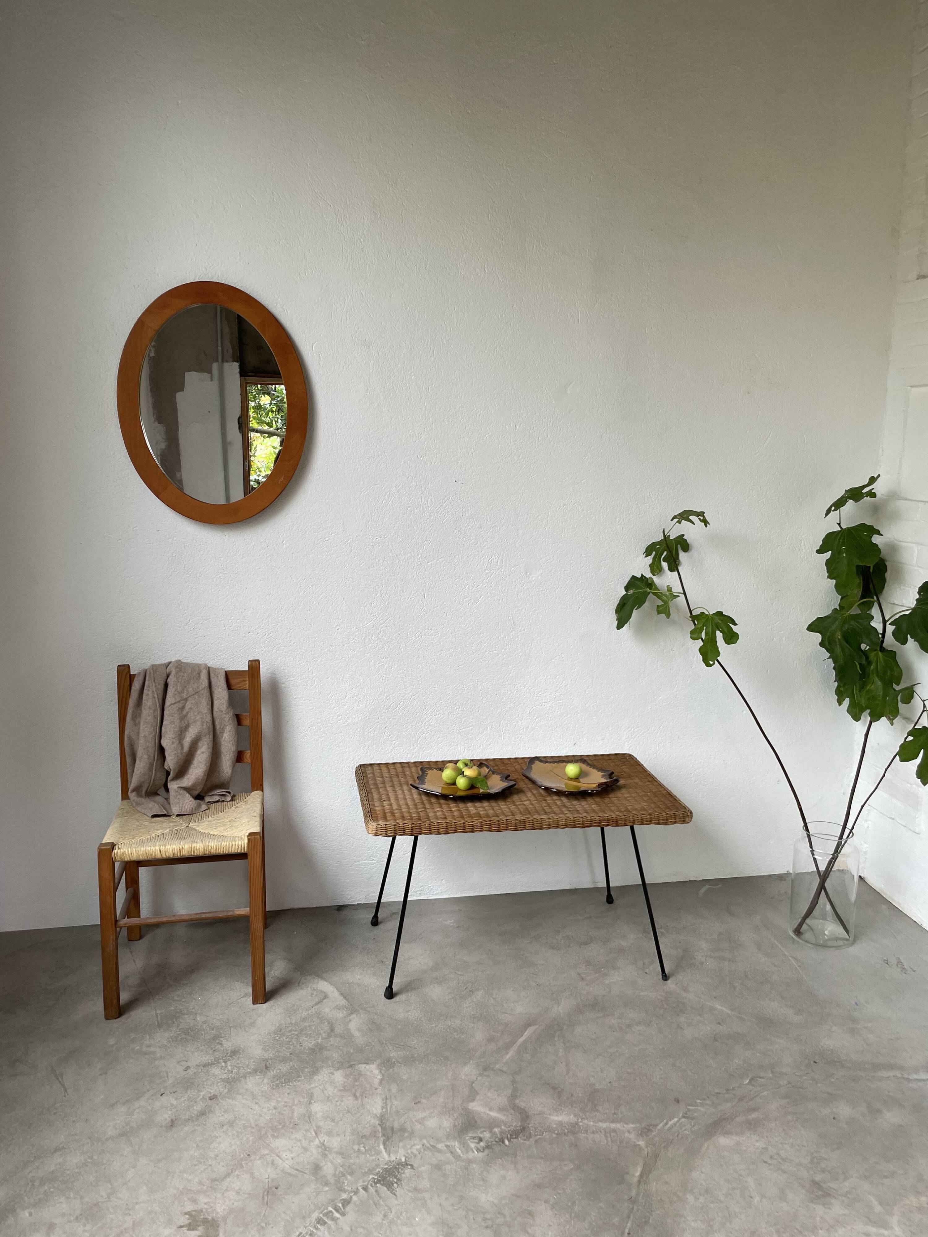 Table basse osier tressé et métal 1960