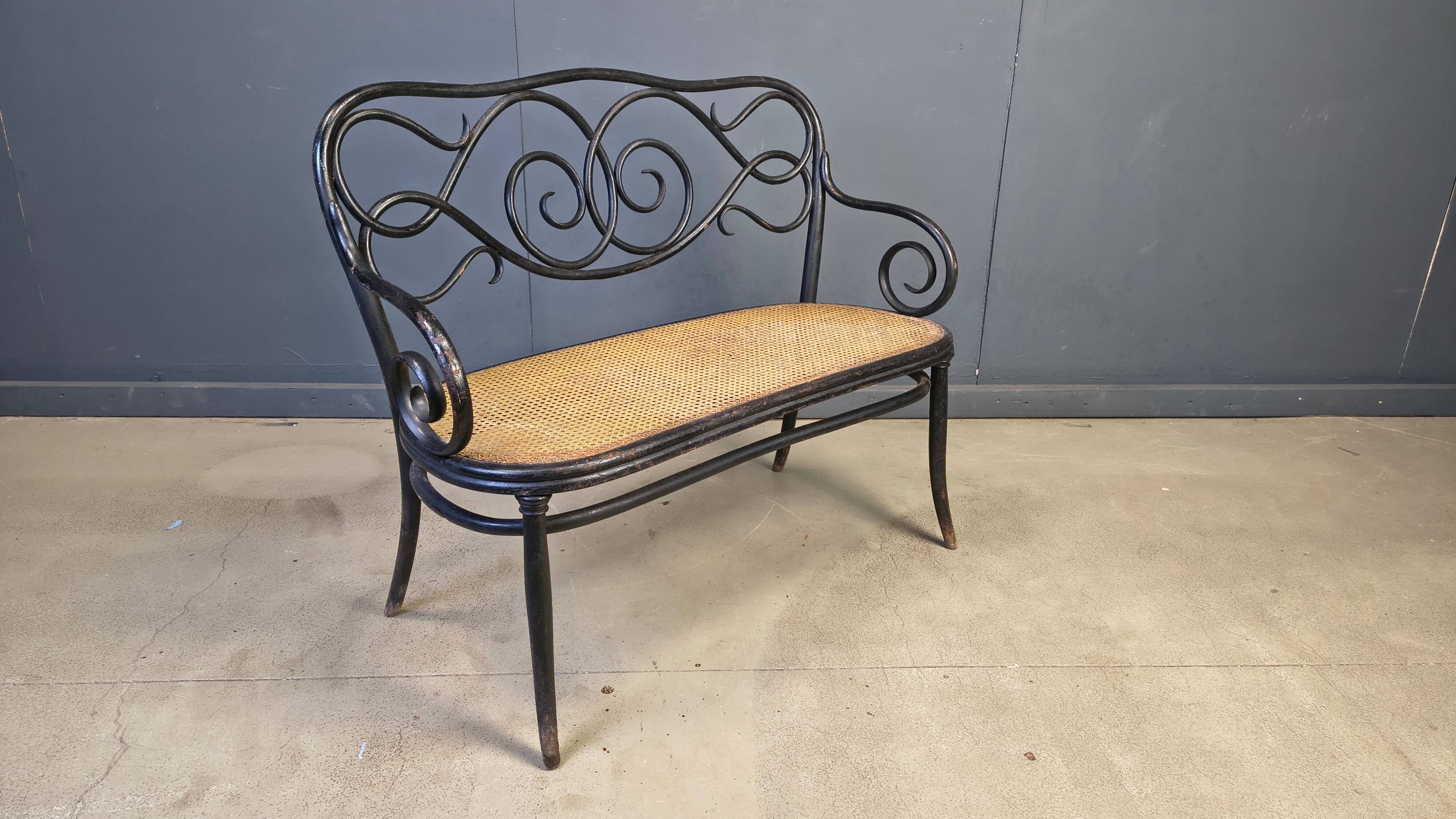Art nouveau settee no. 2 in bent wood and cane by Thonet Brothers, Austria 1900s