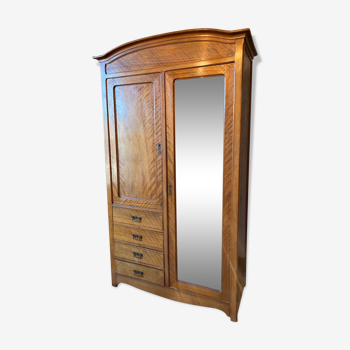 Armoire parisienne penderie