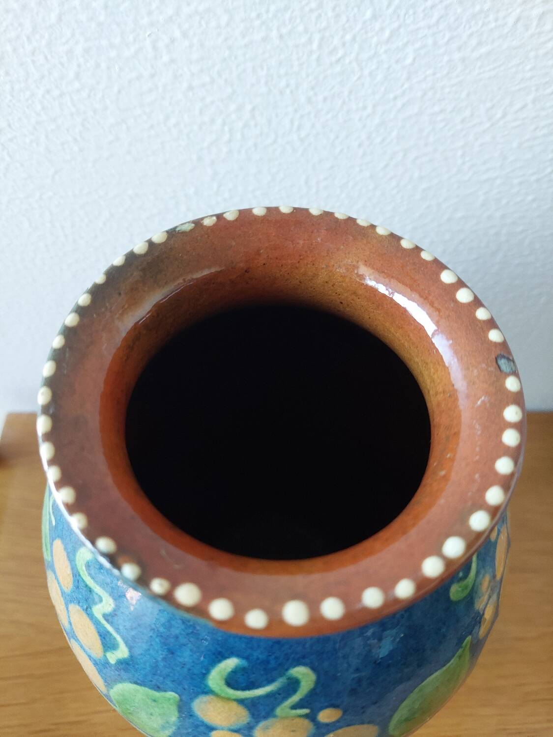 Pair of Primavera vases in blue ceramic with plant decoration 1920-1930