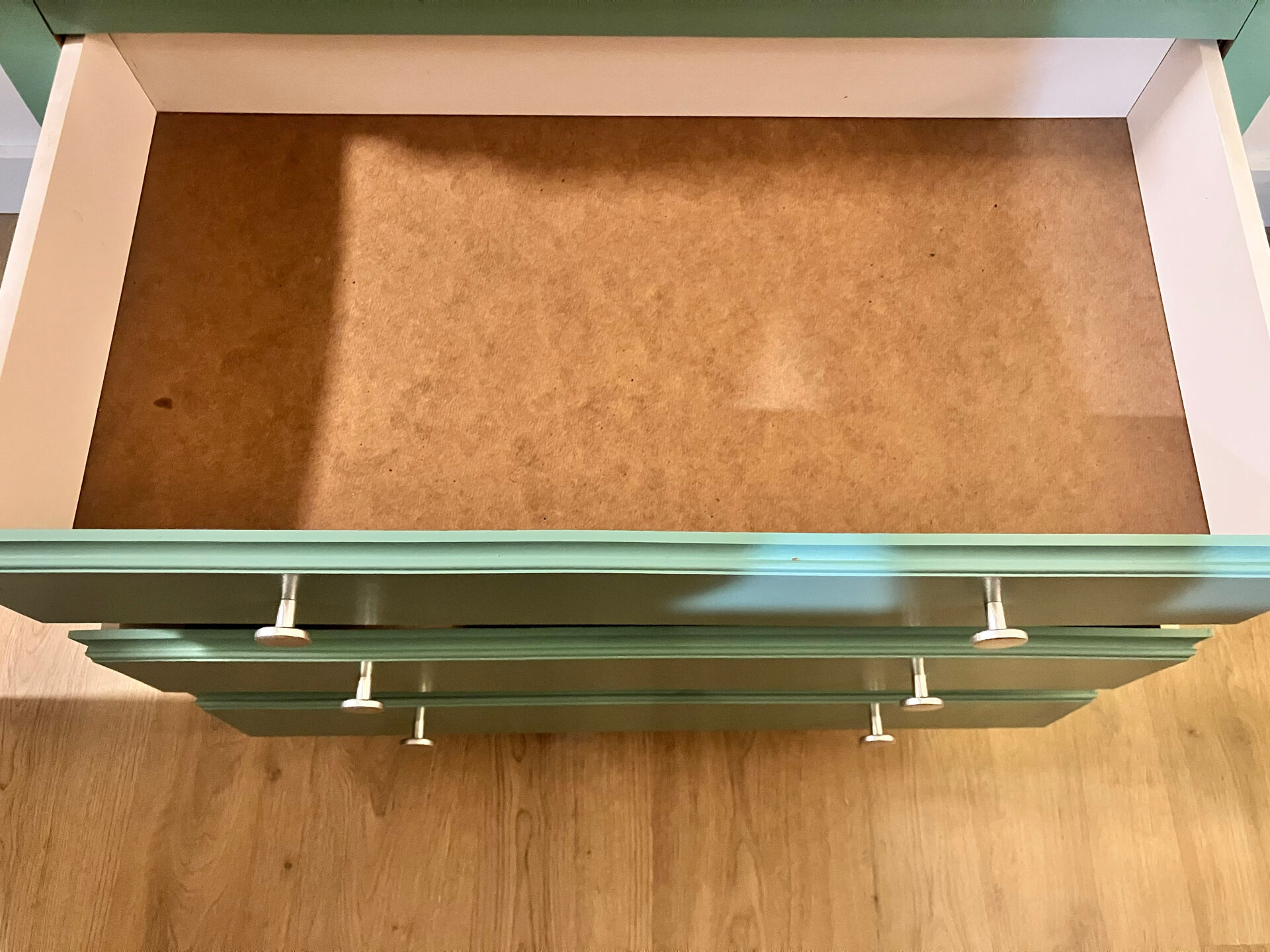 Green Provence wooden chest of drawers