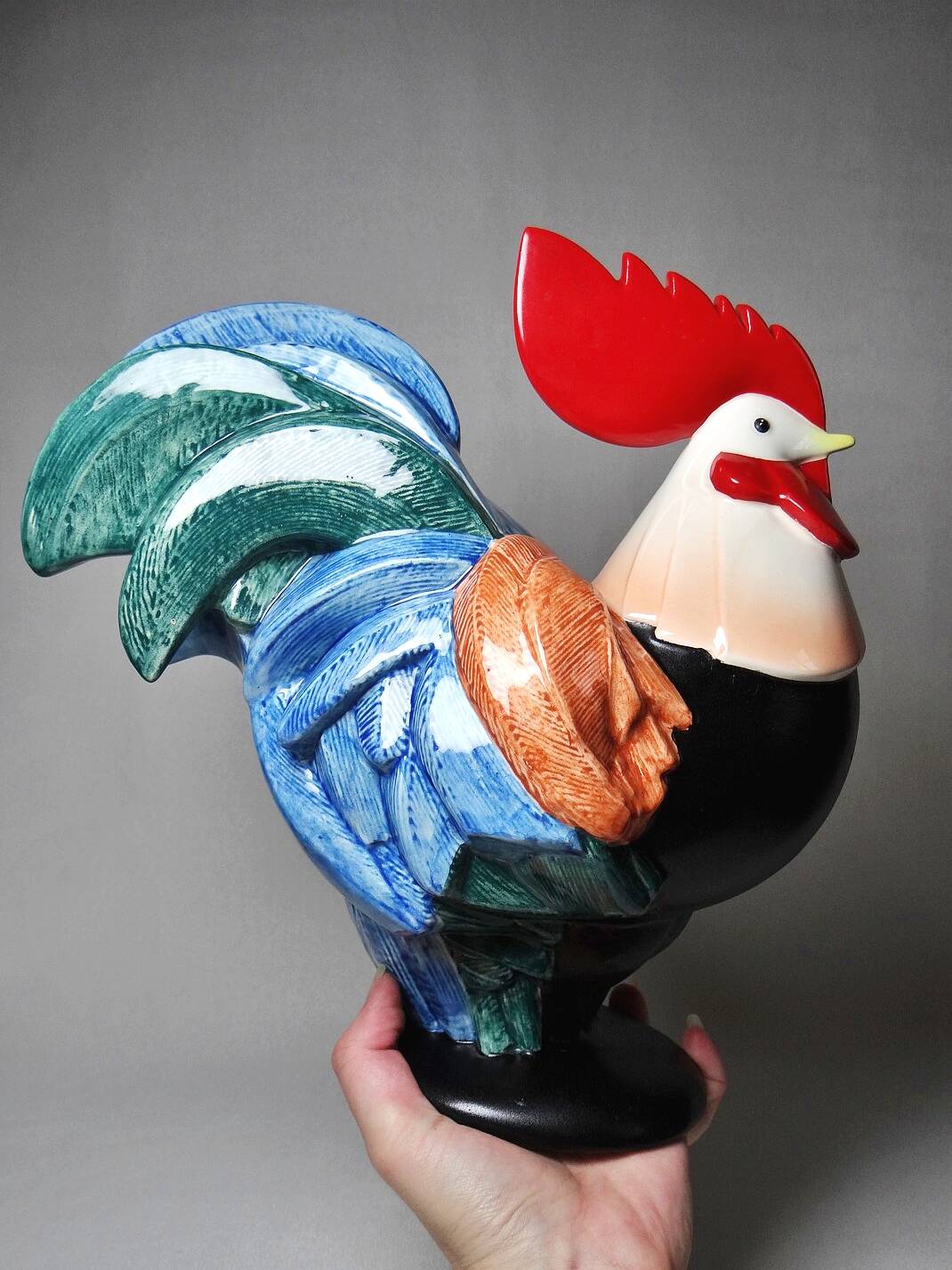 Polychrome porcelain rooster subject Hahn Georges Selim for Goebel Germany 1984