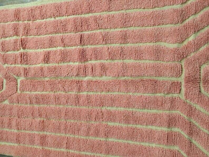 Handmade pure natural wool Berber rug in pink, size 150 x 250 cm.