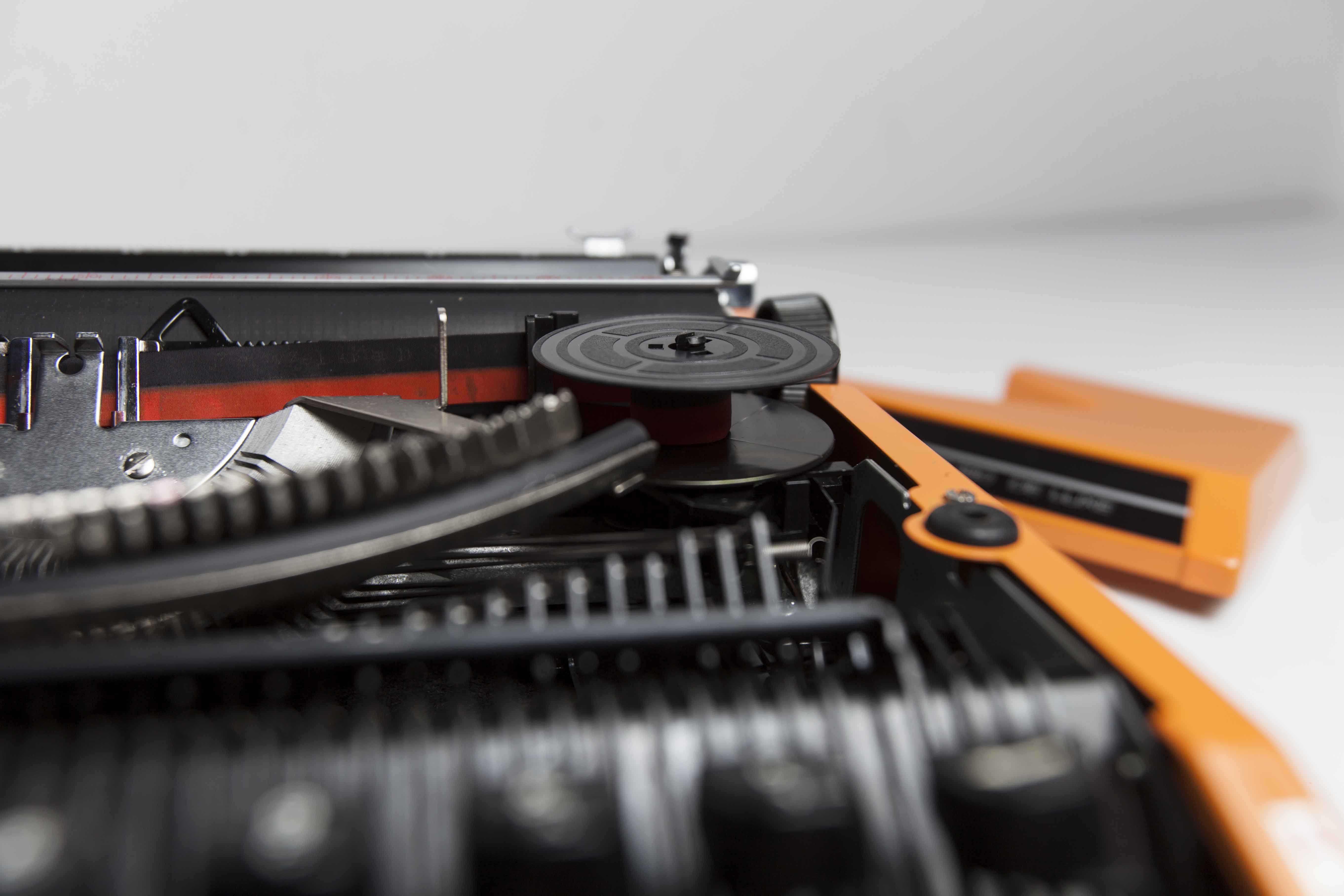 Silver Reed Sr 180 revised Luxury Typewriter and New Ribbon