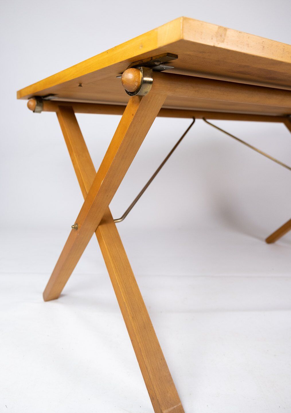 Dining table in light wood designed by Poul Cadovius and manufactured by Cado