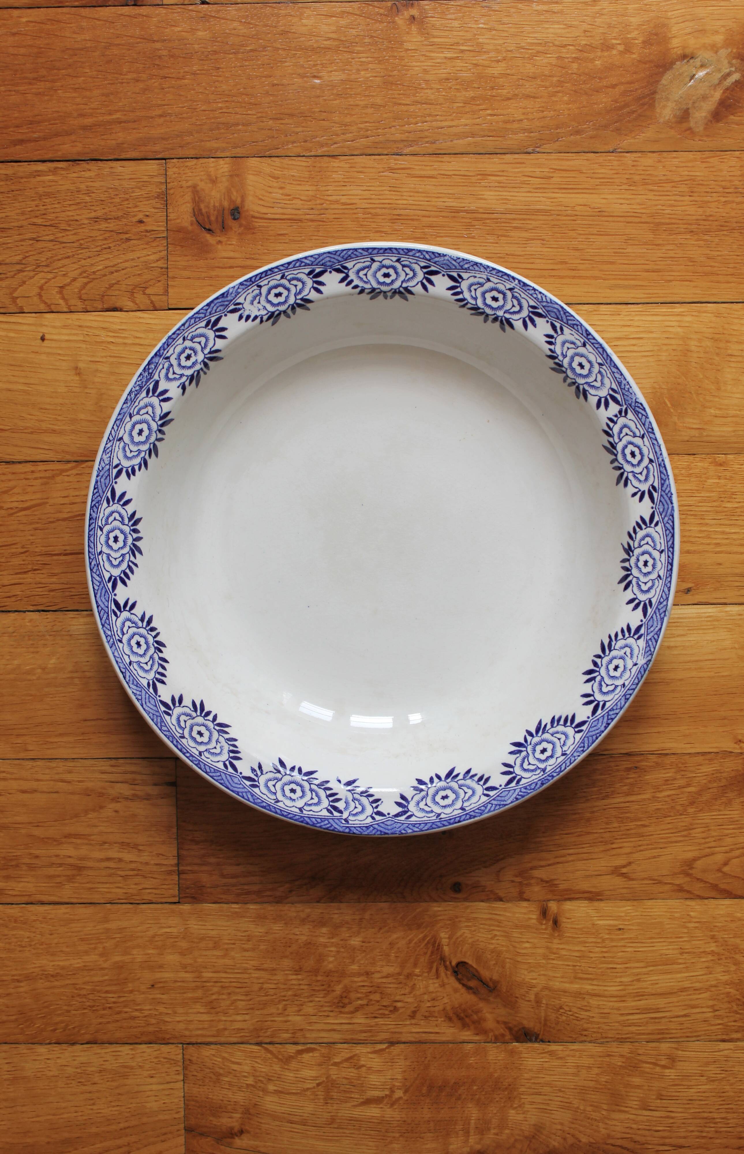 Ironware salad bowl "Capri" model Sarreguemines and Digoin art deco