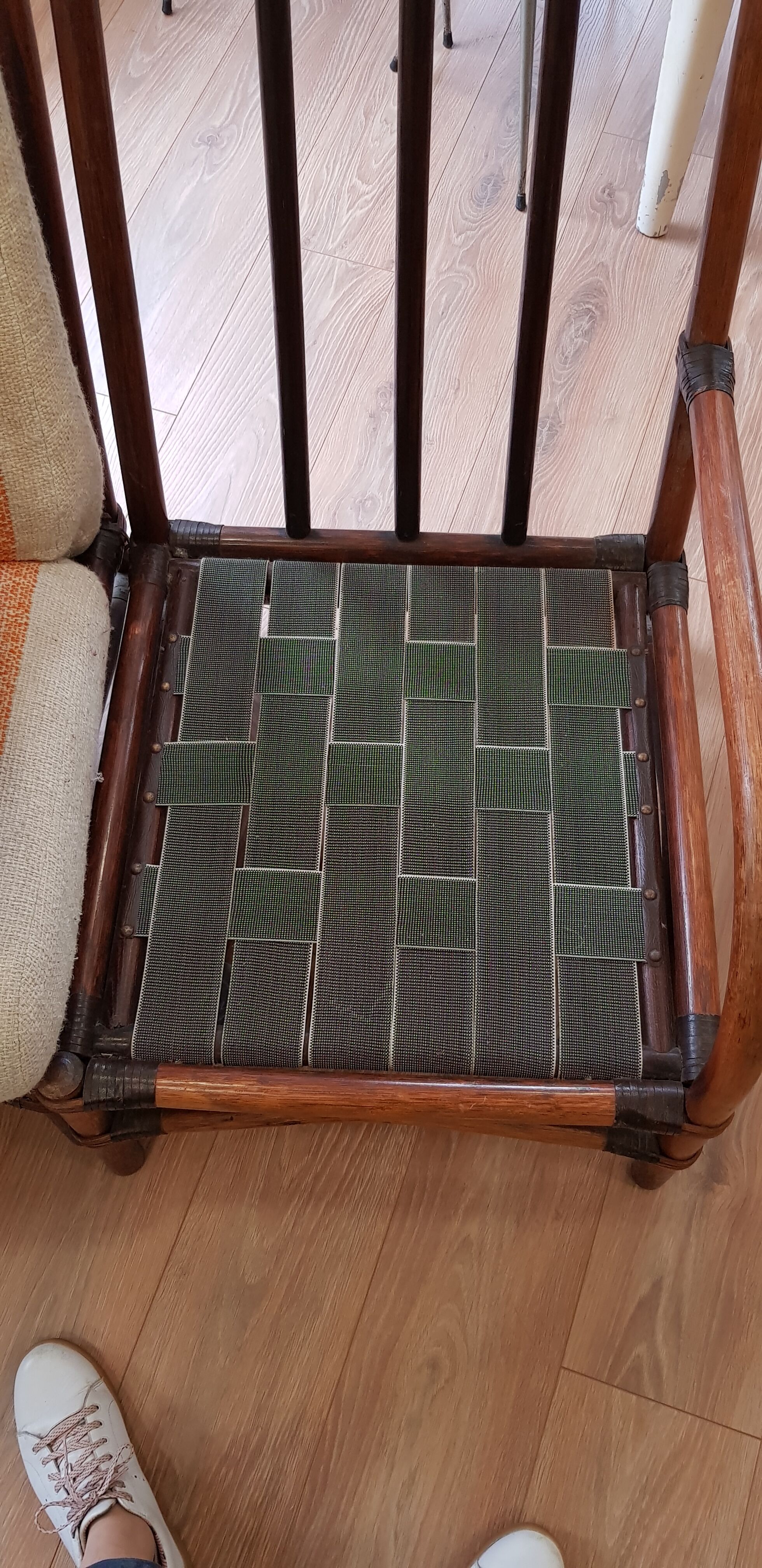 Devisable rattan bench