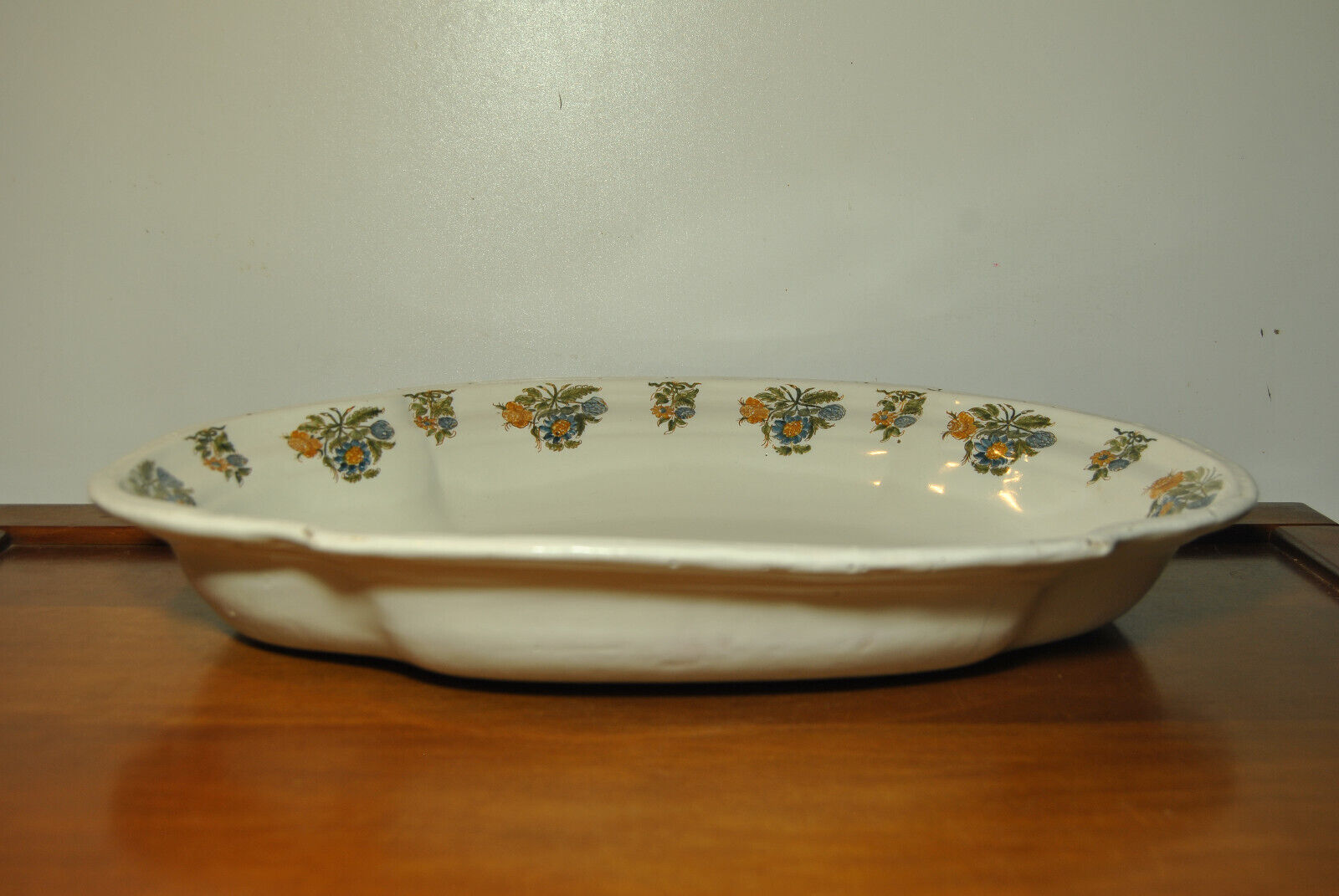 Flat ewer basin earthenware Moustiers Sud France 18th century flower solanée