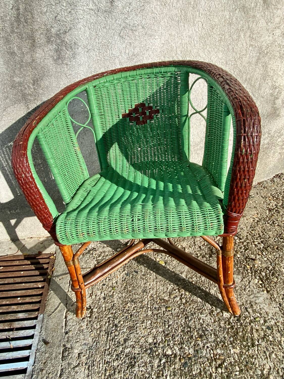 6 wicker chairs