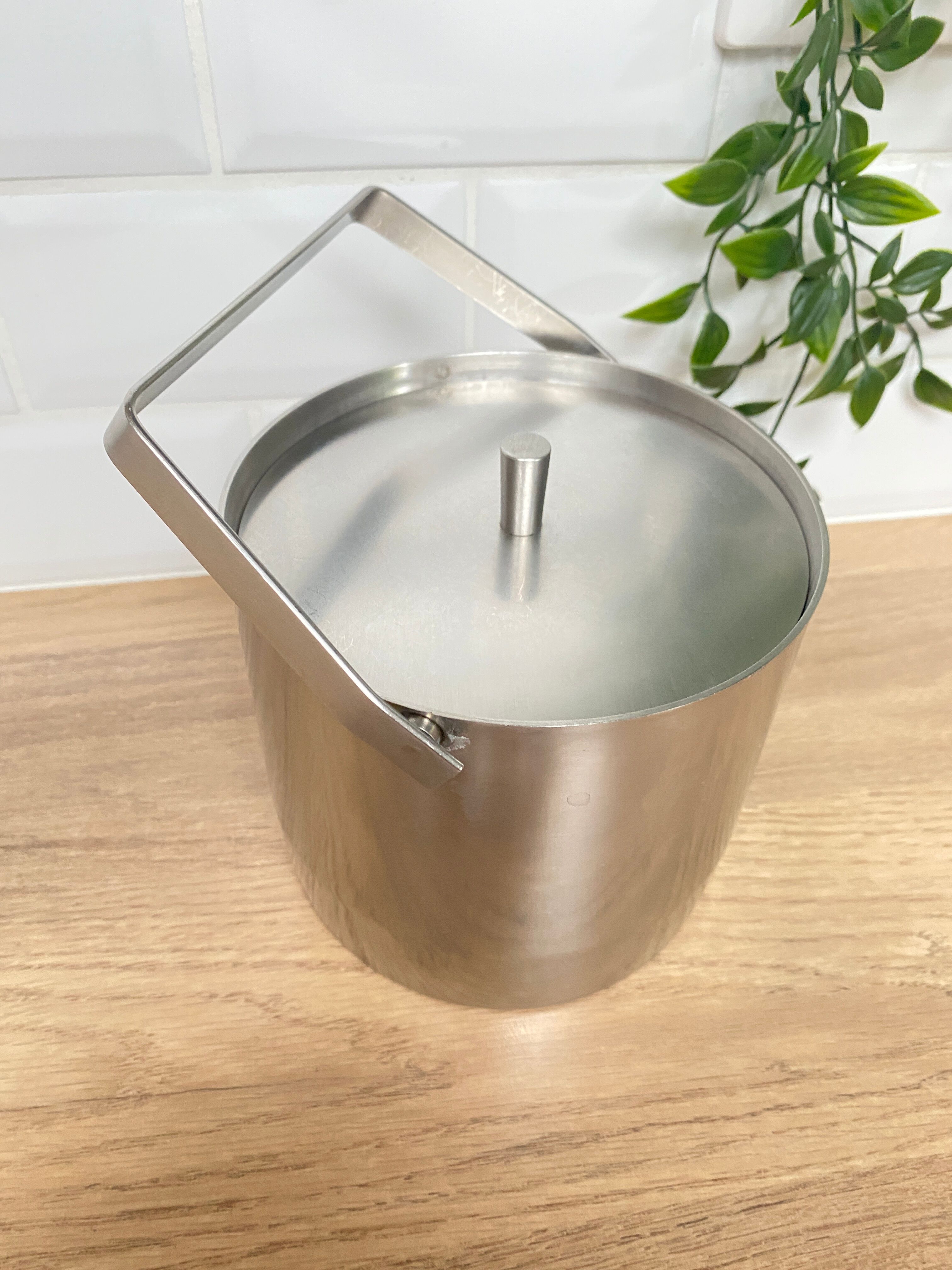 Stainless steel ice bucket