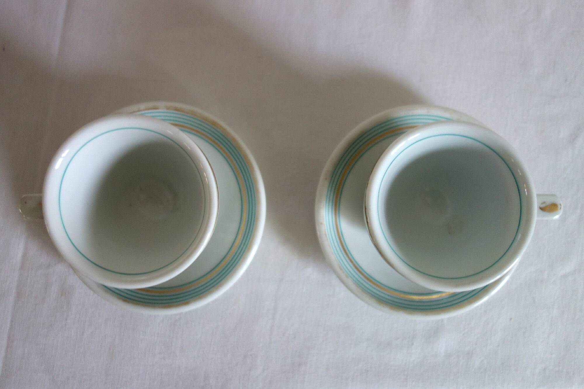8 tasses brulot en porcelaine épaisse, fin XIXème
