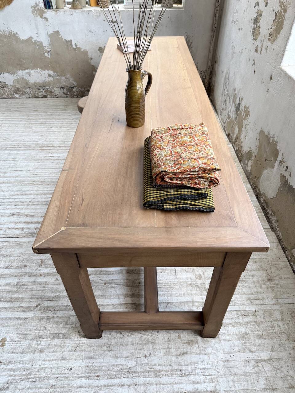 Antique farmhouse or drapery table in walnut, 1900 XL