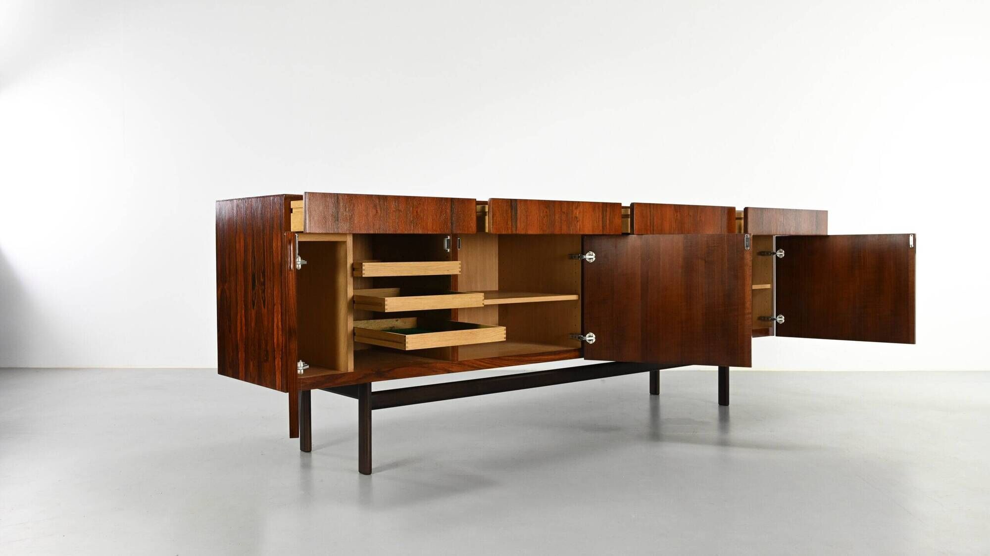 Enfilade en palissandre Ib Kofod-Larsen, Danemark, c.1960