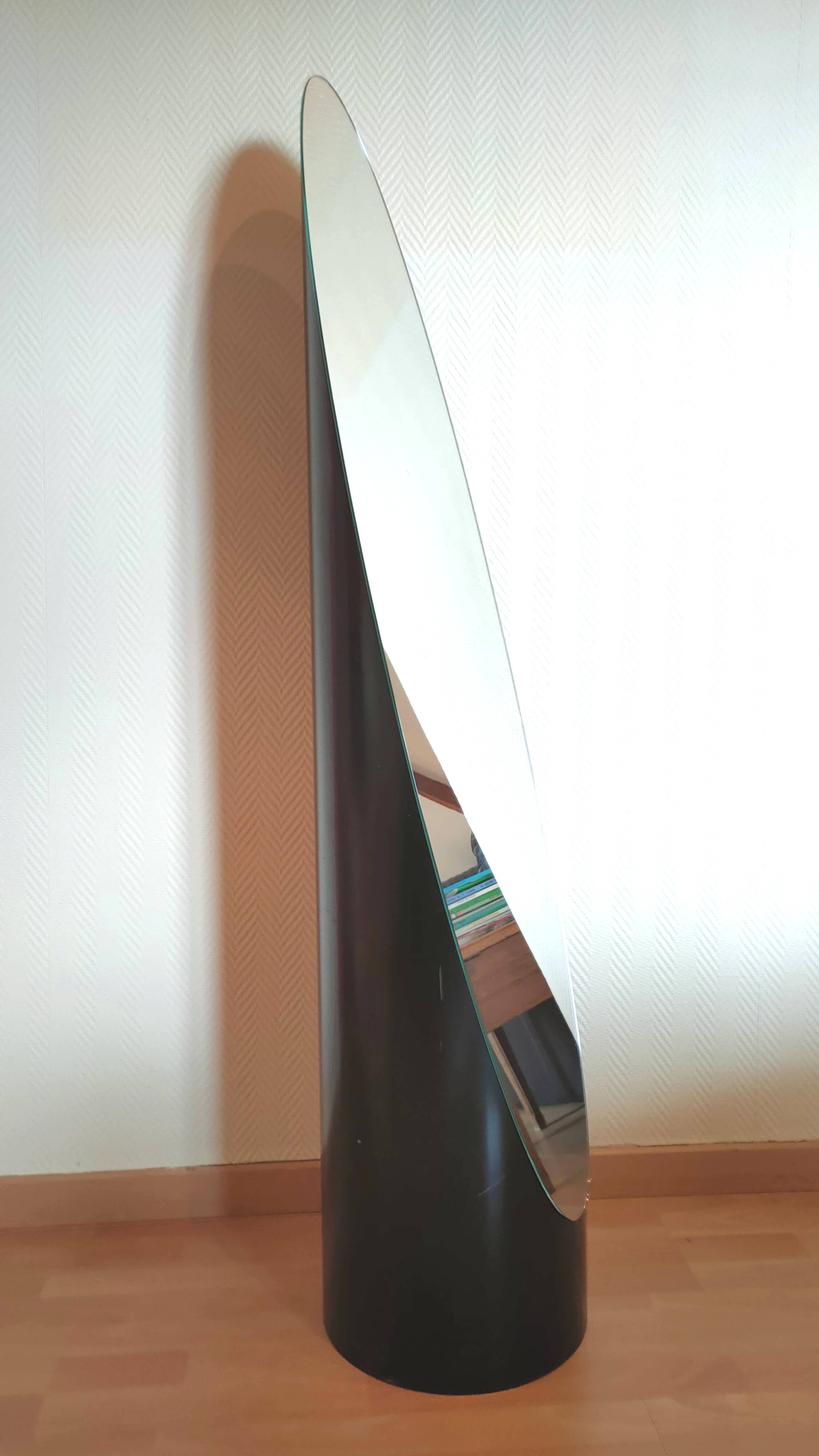 Large Lipstick mirror design 70s