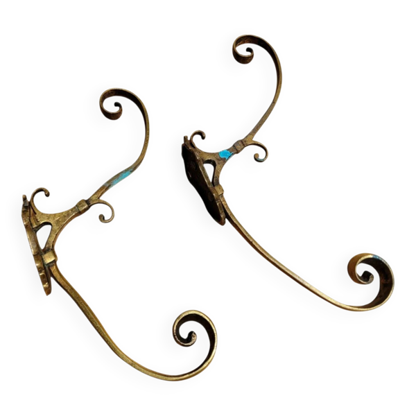 Paire de patères anciennes en bronze doré