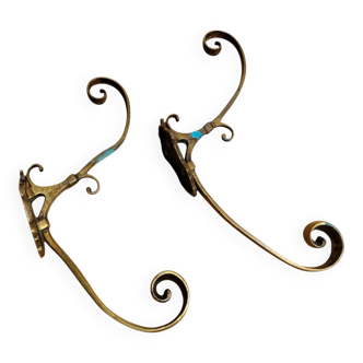 Paire de patères anciennes en bronze doré