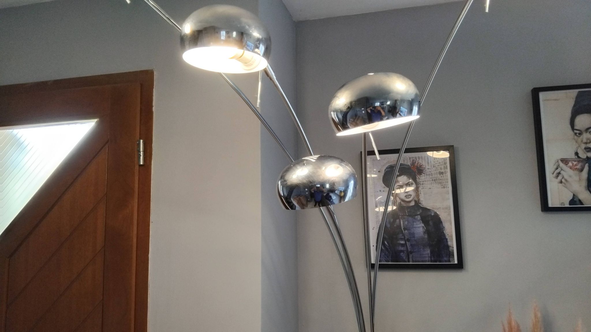 Lily of the valley floor lamp with 5 branches, vintage Italian design.
