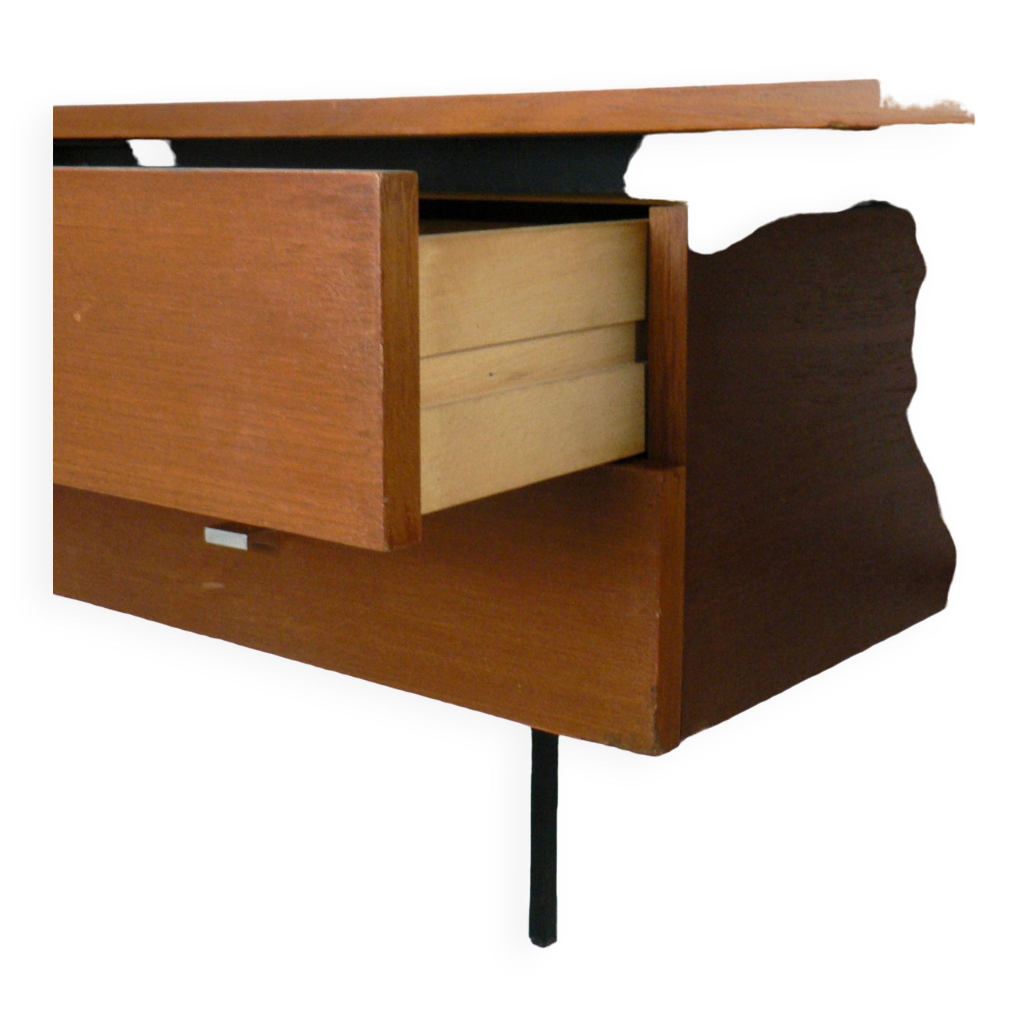 A “student” office by Pierre Guariche for Meurop