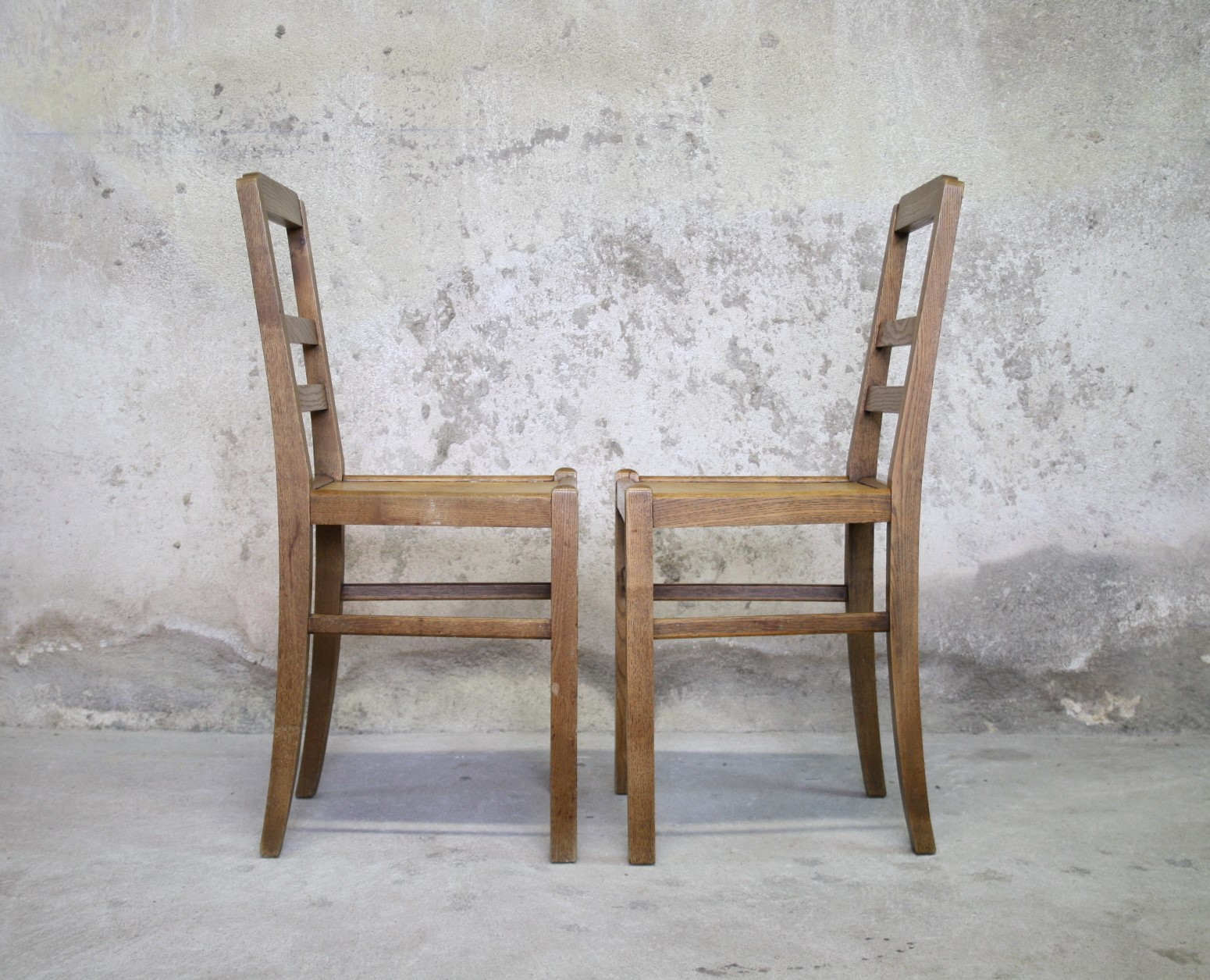 Pair of chairs reconstruction