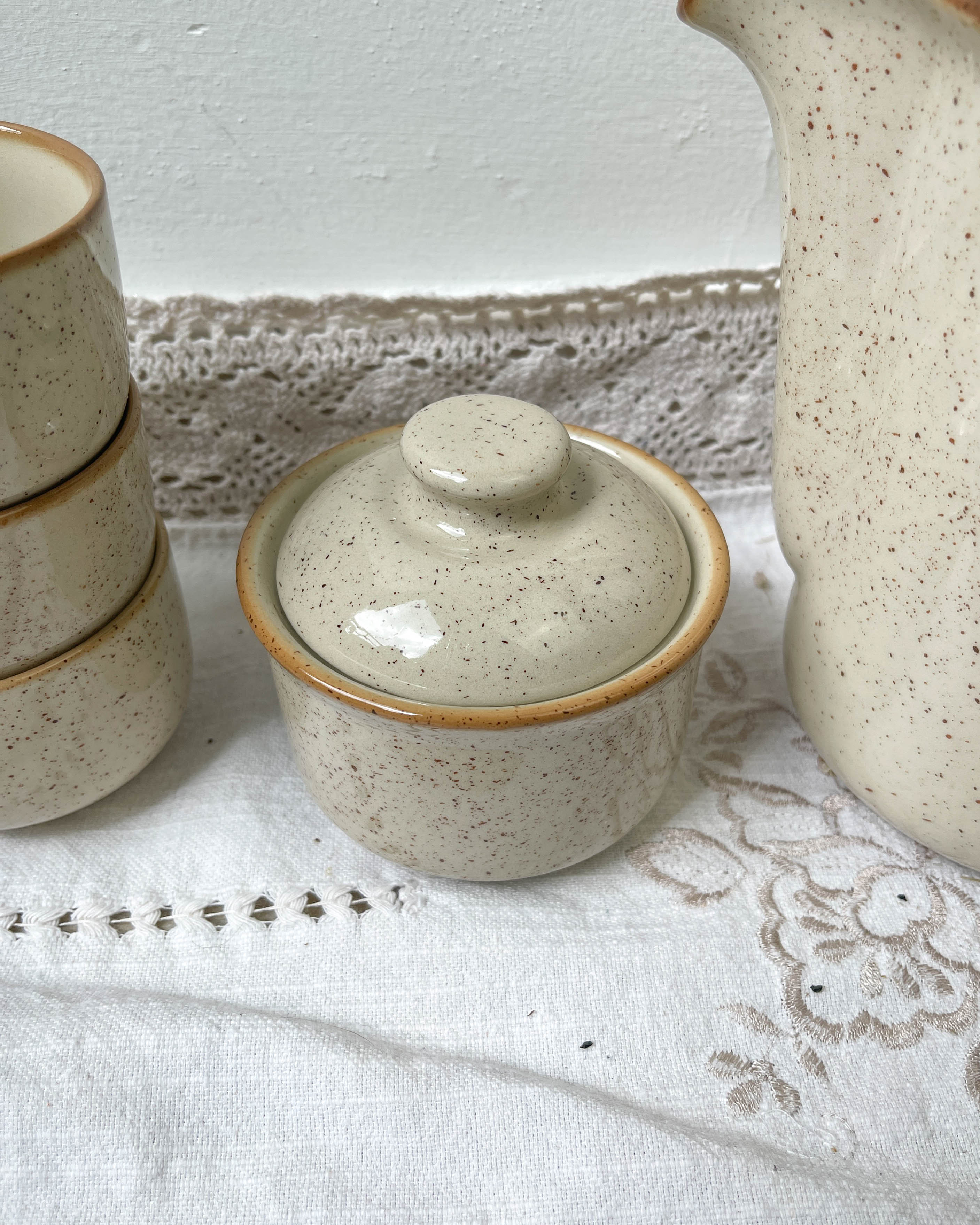 Speckled sandstone coffee service