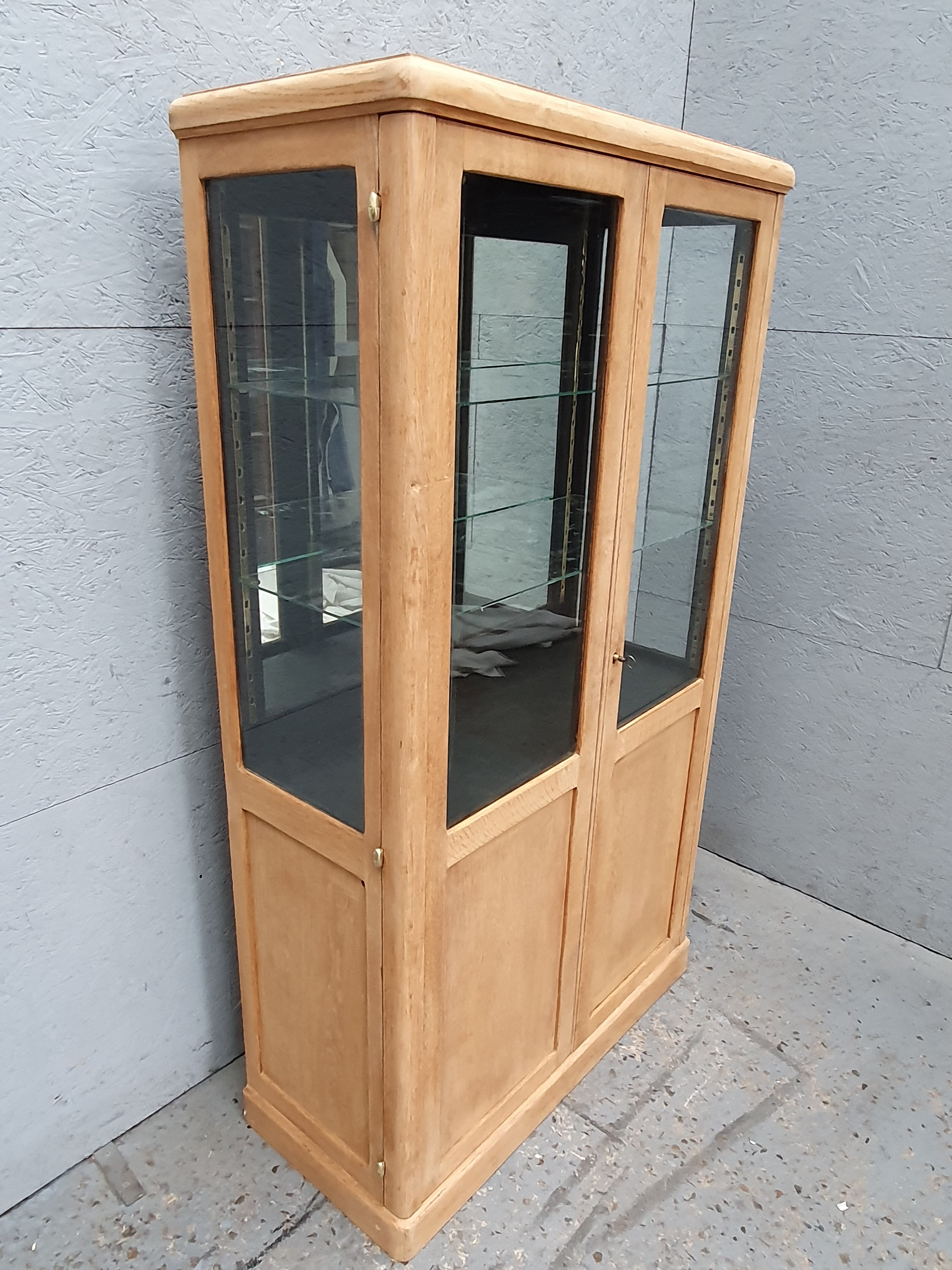 Vintage trend-going two-door raw oak window