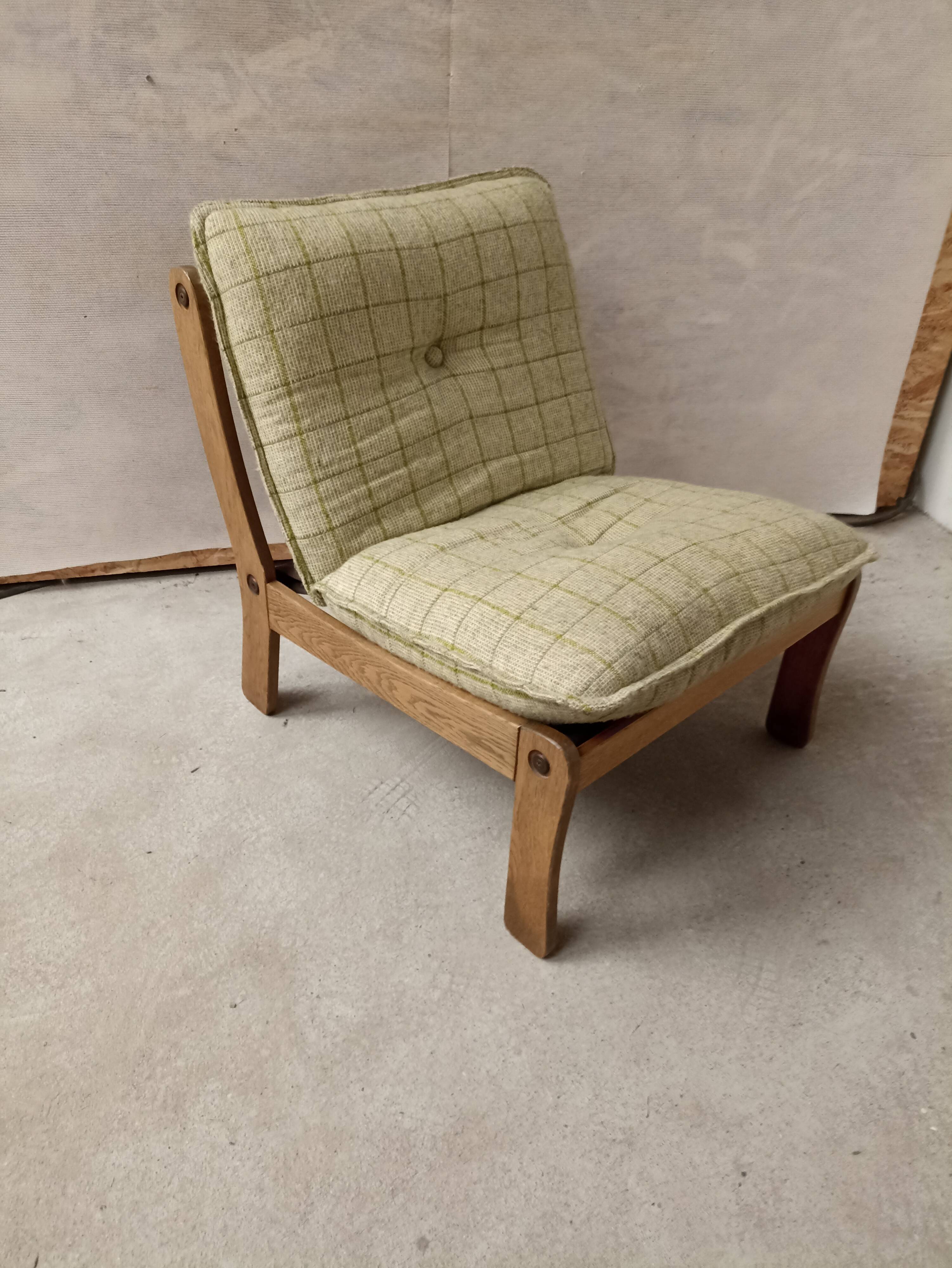 Paire de chauffeuses vintage