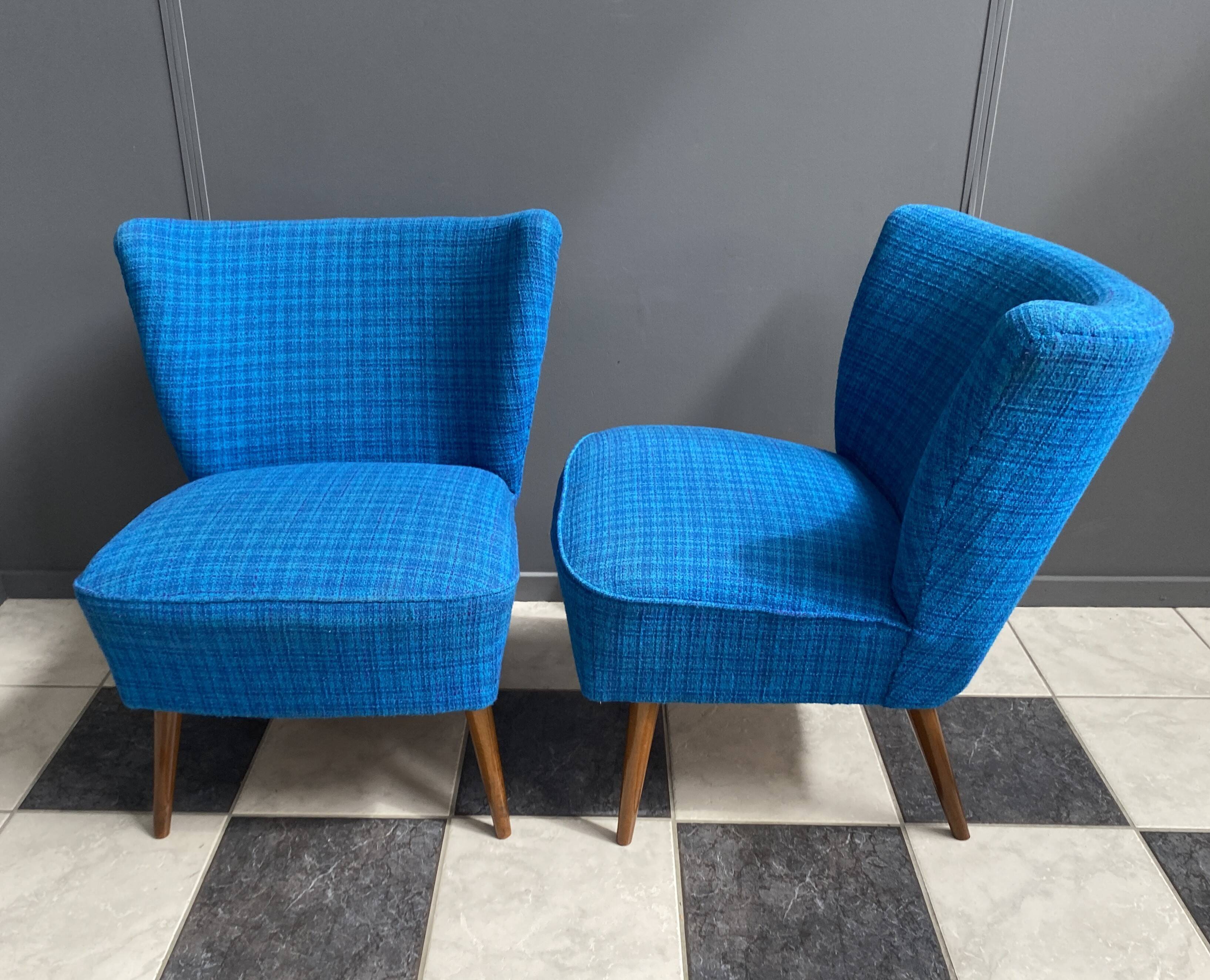 ensemble de 2 chaises de cocktail bleues des années 1960
