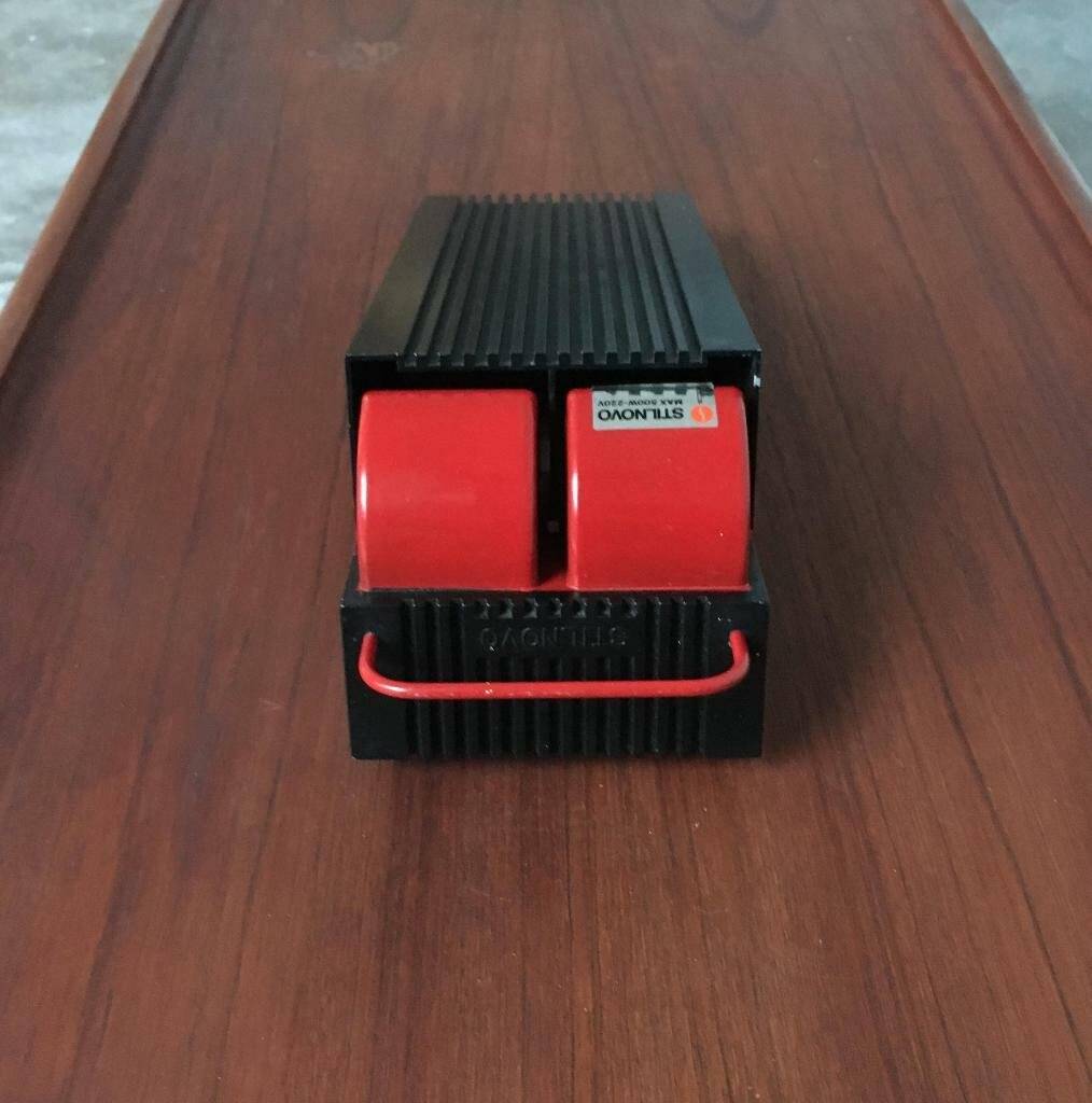 Vintage Italian wall lamp model Zagar by Silvio Carpani for Stilnovo, 1970s.