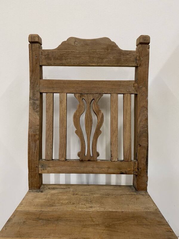 Chaise paysanne ancienne en bois
