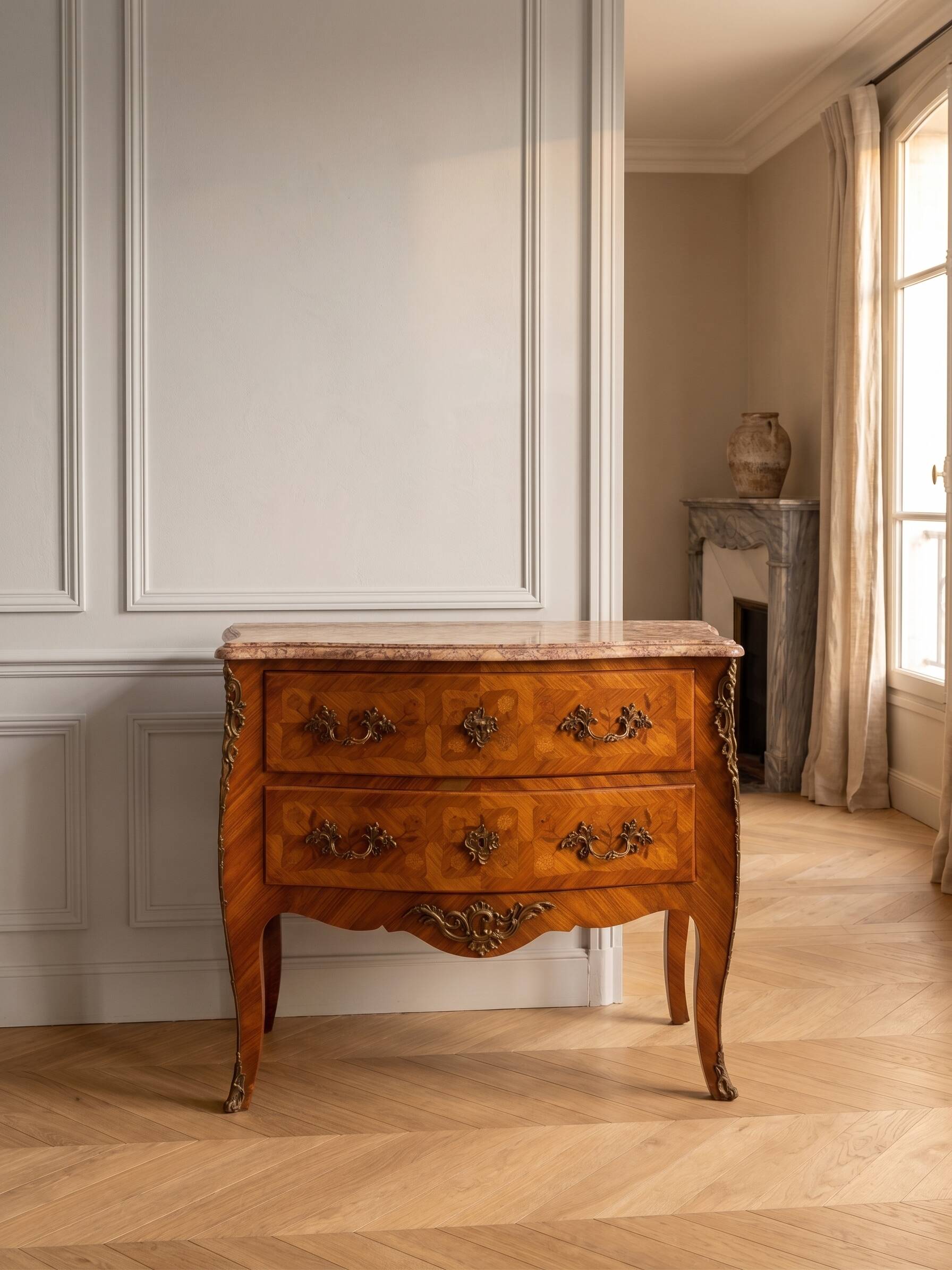 Louis XV commode
