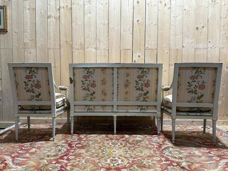 Salon de style Louis XVI Canapé et Paire de fauteuils