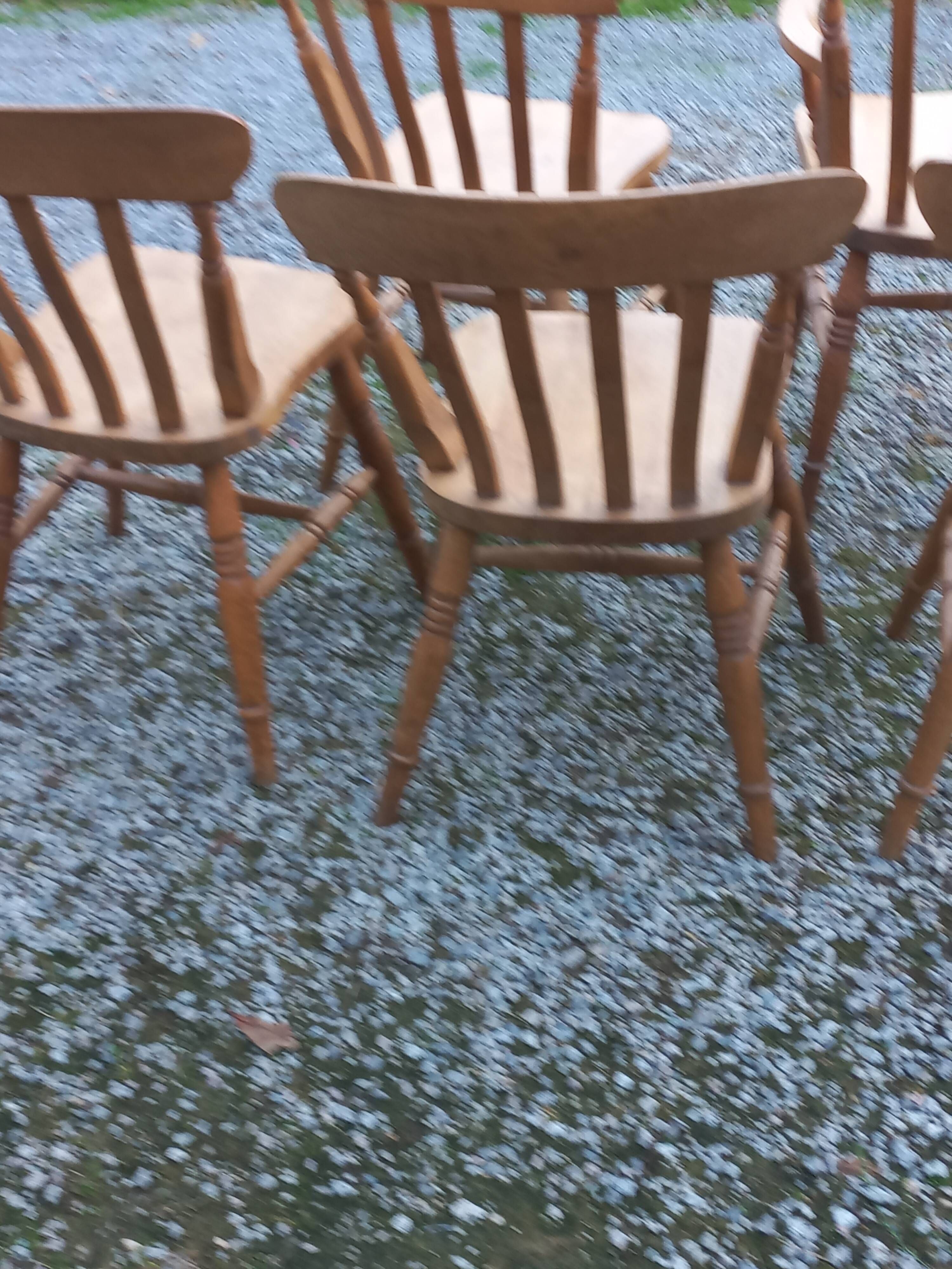 Set de 4 chaises et 1 fauteuil style montagne en chêne