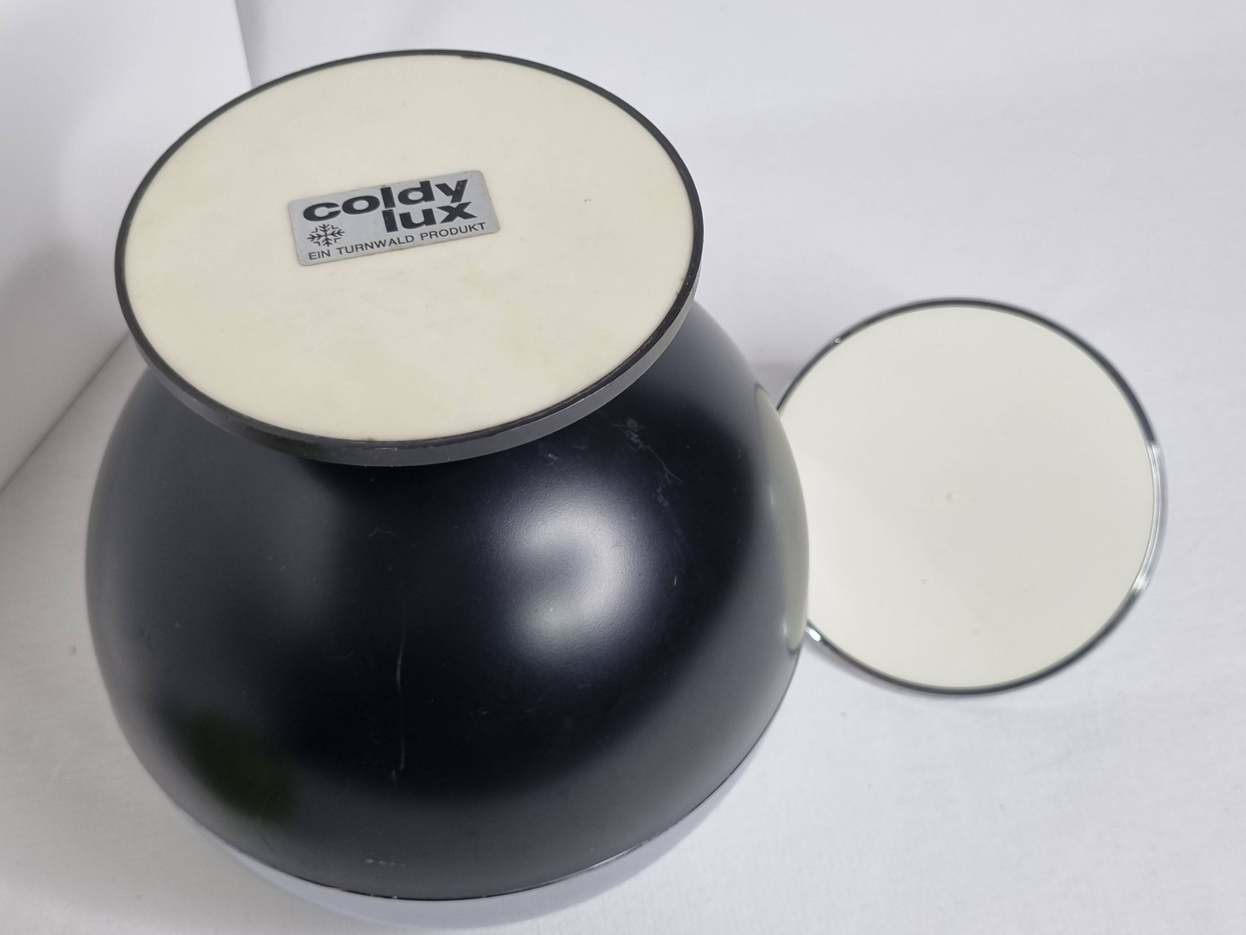 Coldy Lux ice bucket, spherical design in chrome and black metal, years.